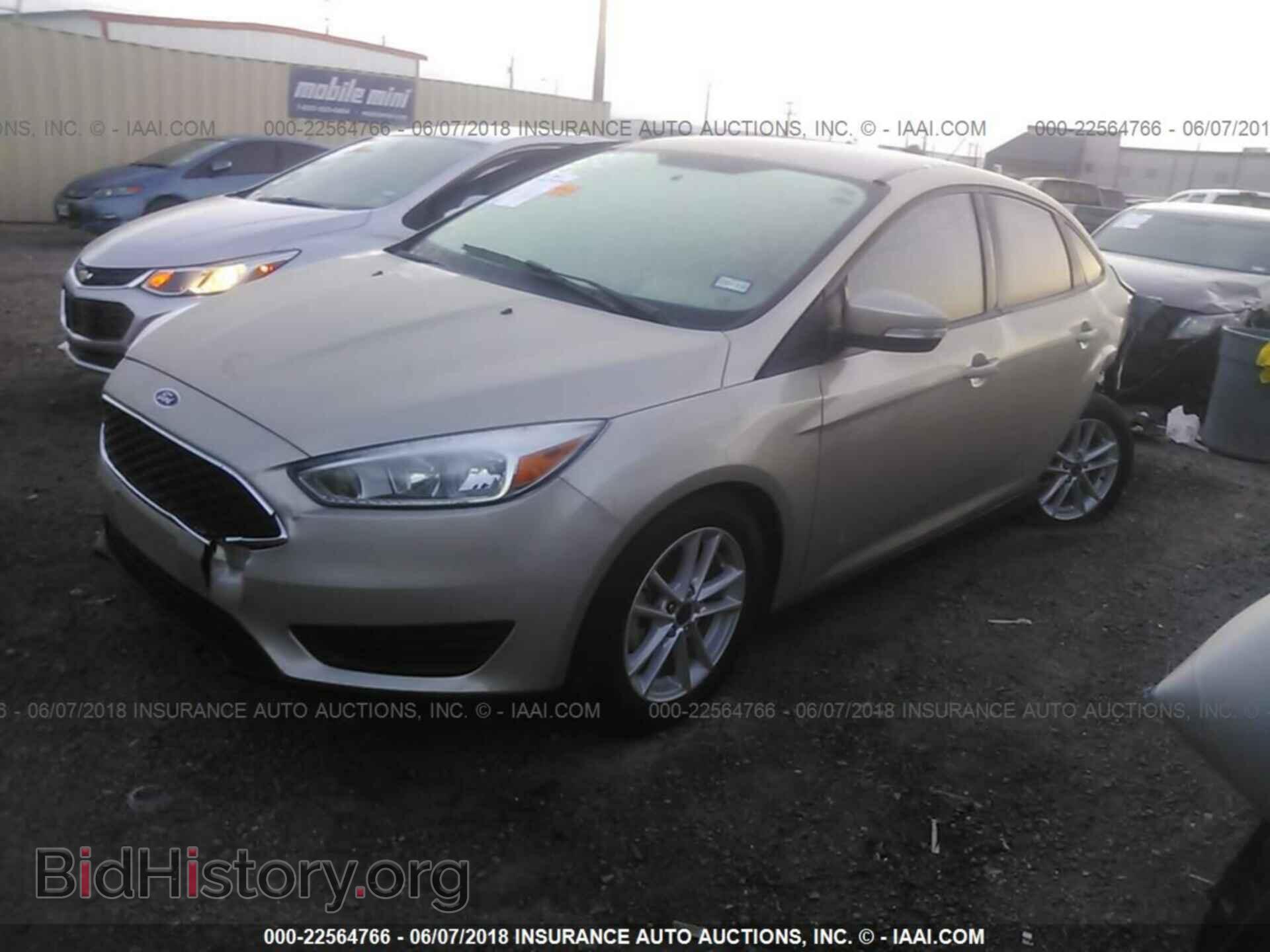 2017 Ford Focus - VIN: 1FADP3F2XHL328520 - Photo 2