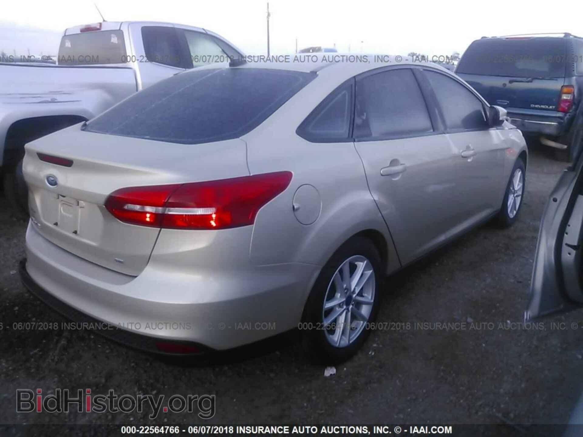 2017 Ford Focus - VIN: 1FADP3F2XHL328520 - Photo 4