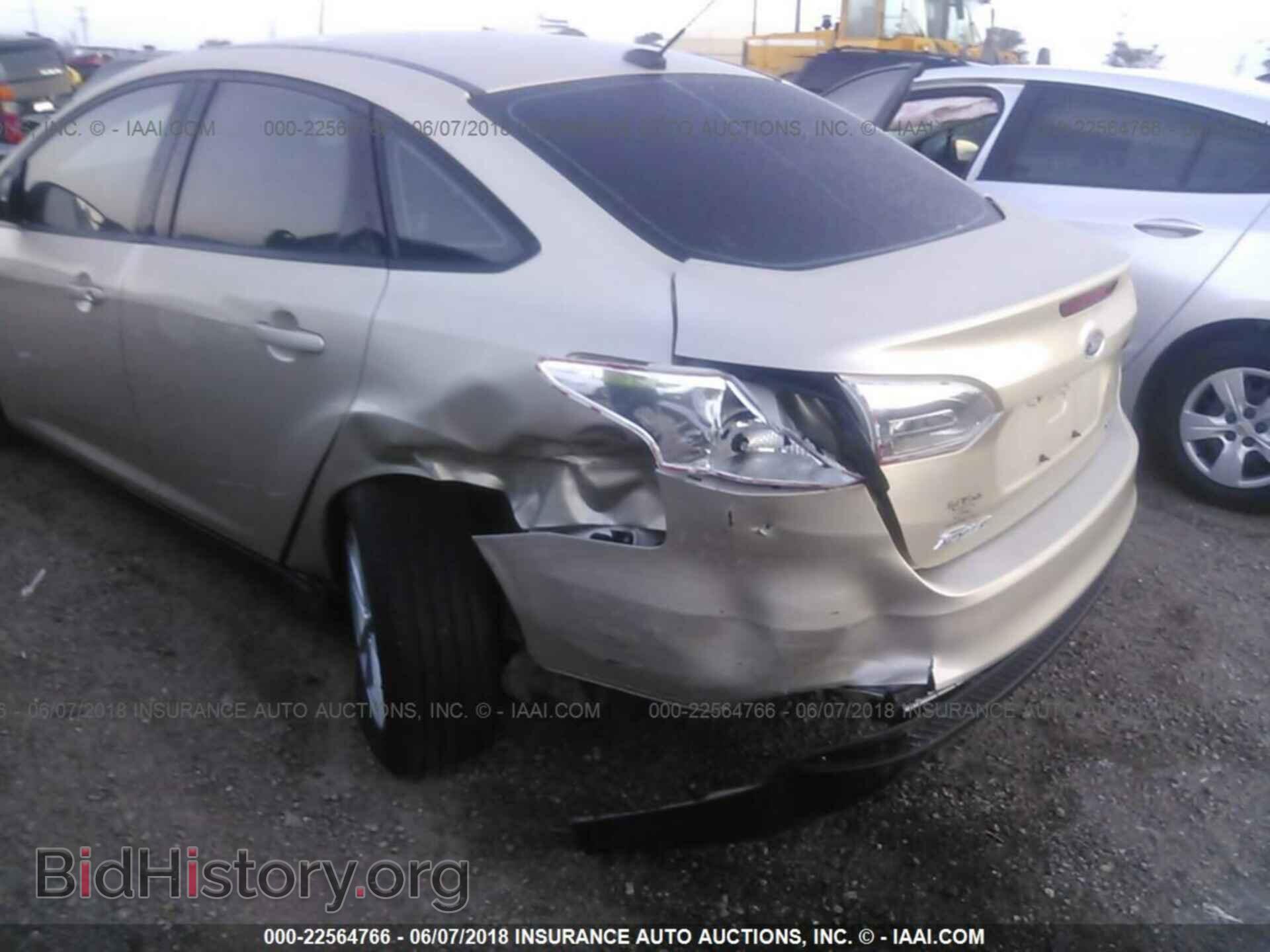 2017 Ford Focus - VIN: 1FADP3F2XHL328520 - Photo 6