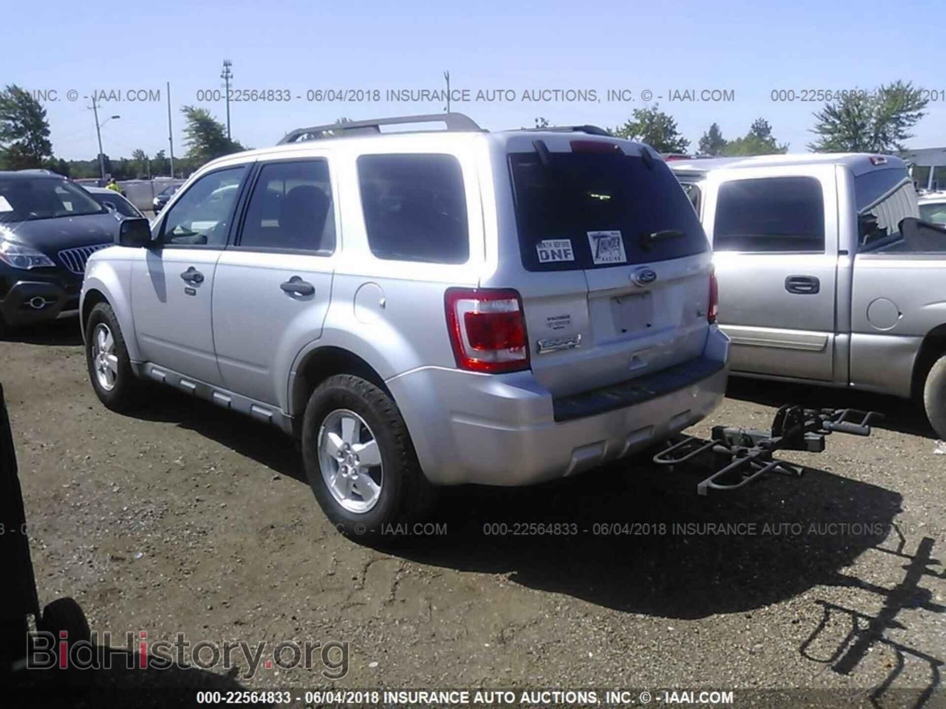 2011 Ford Escape - VIN: 1FMCU0DG3BKA04247 - Photo 3