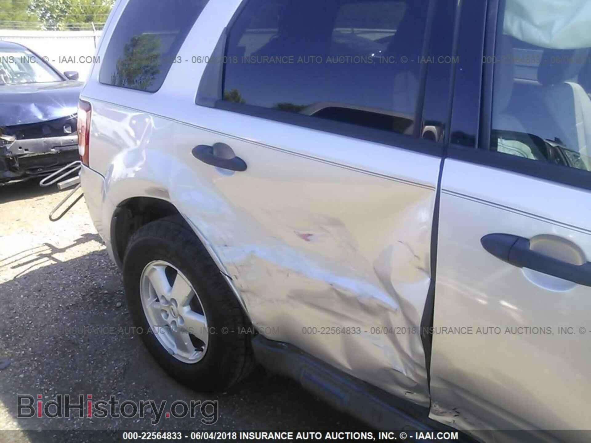 2011 Ford Escape - VIN: 1FMCU0DG3BKA04247 - Photo 6
