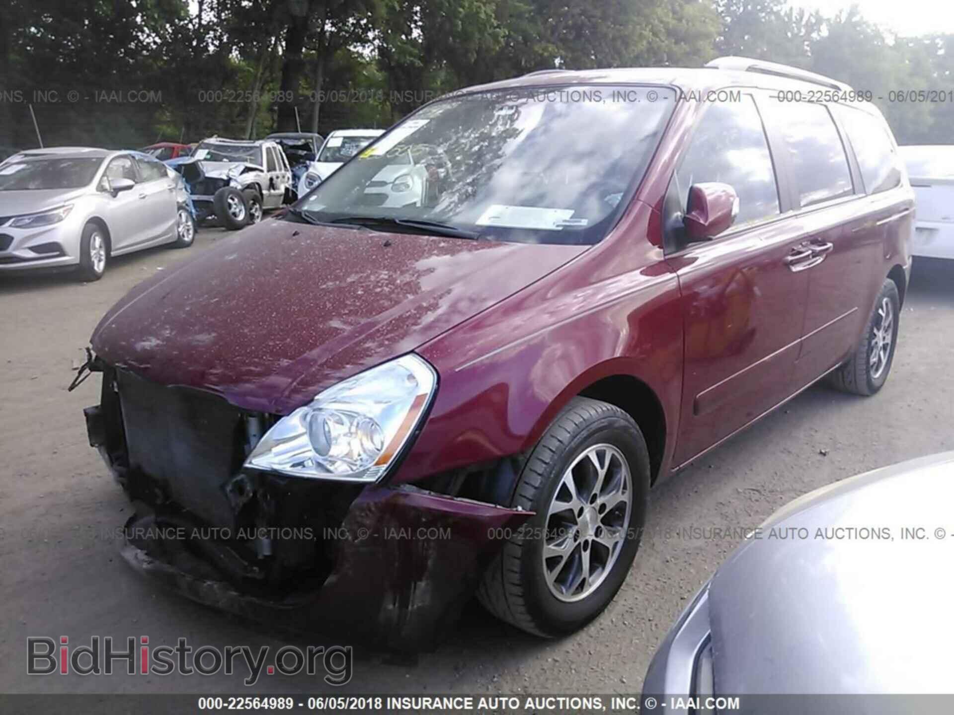 2014 Kia Sedona - VIN: KNDMG4C79E6538505 - Фото 2