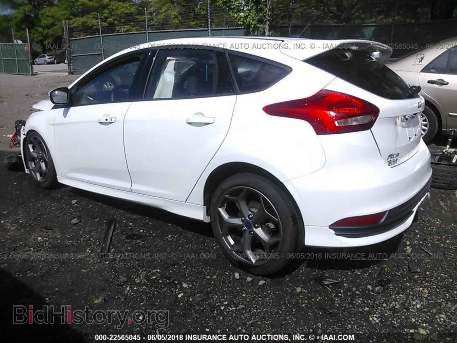 2018 Ford Focus - VIN: 1FADP3L99JL238850 - Фото 3