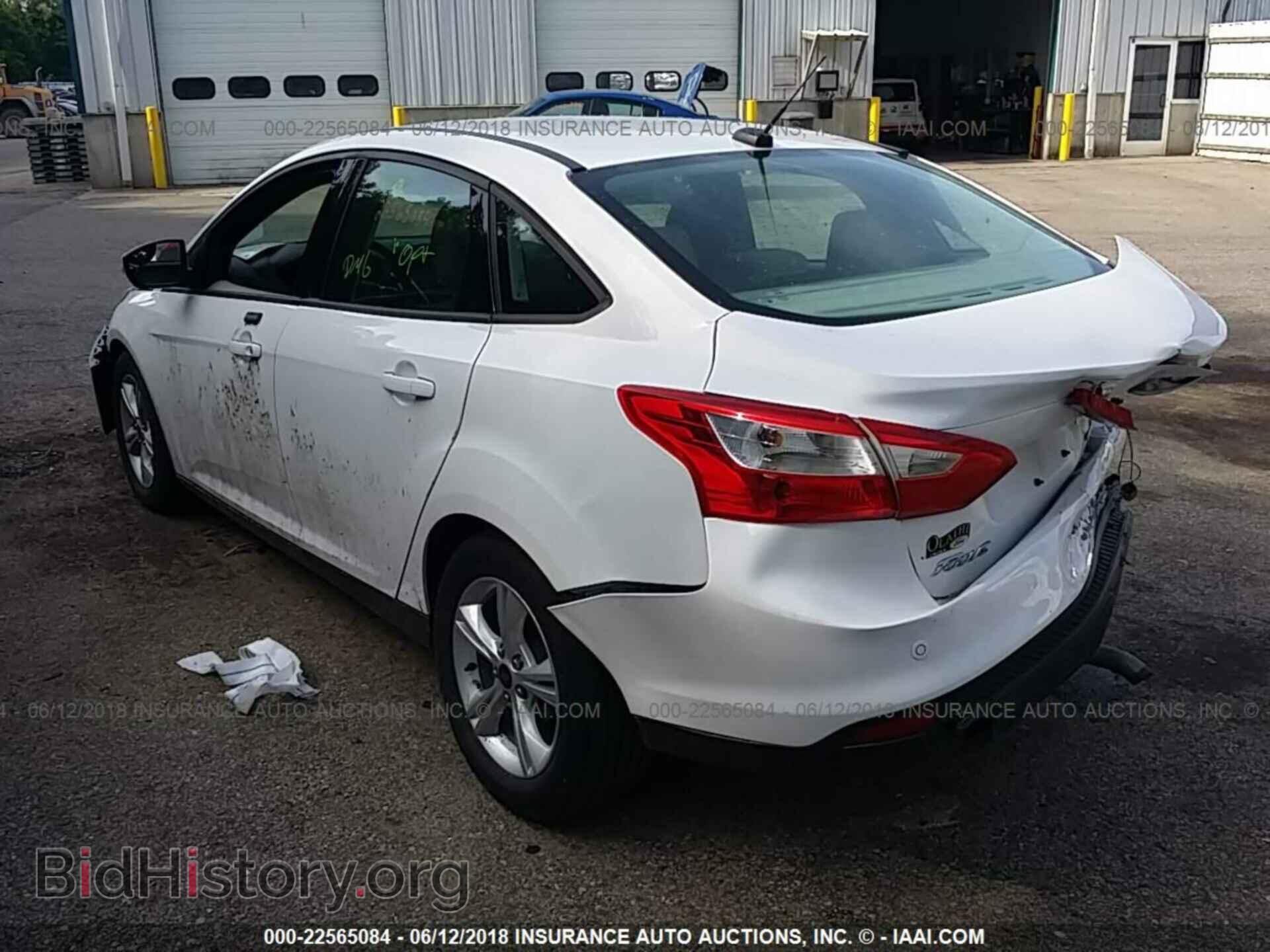 2014 Ford Focus - VIN: 1FADP3F29EL398828 - Photo 3