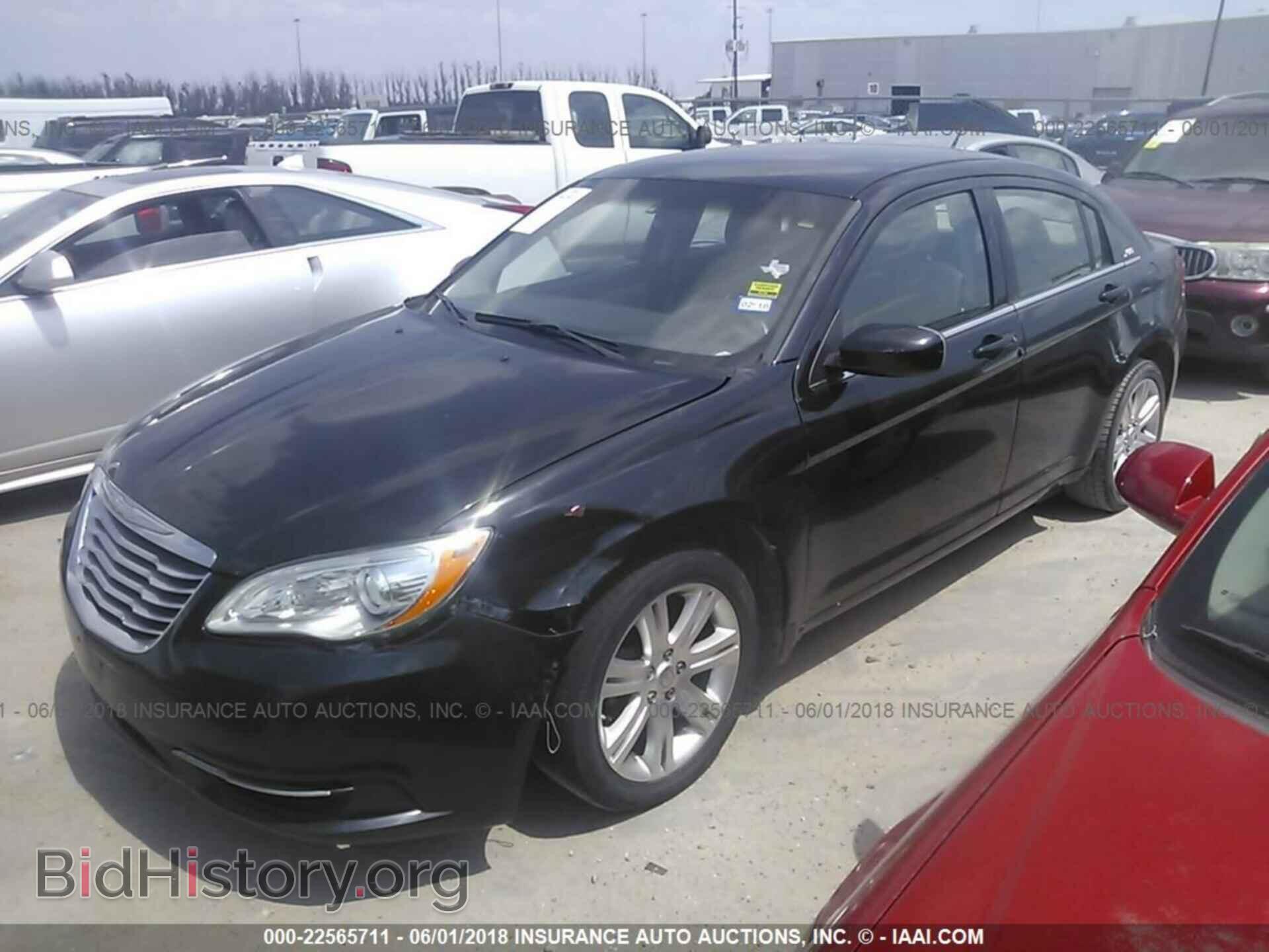 2013 Chrysler 200 - VIN: 1C3CCBBB5DN729445 - Photo 2