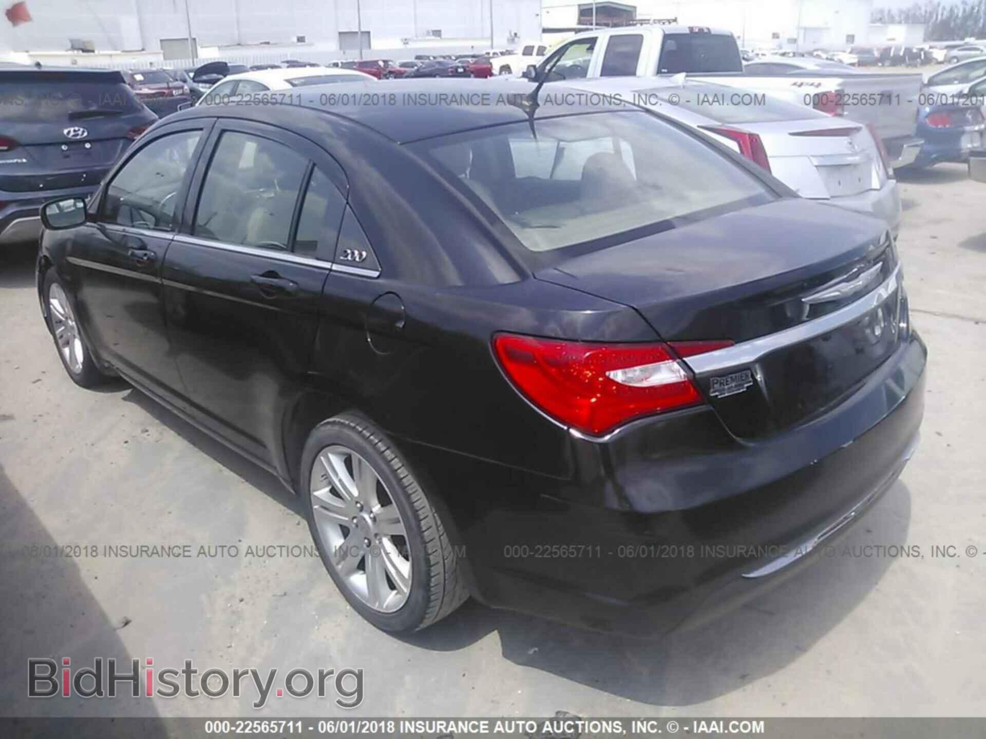 2013 Chrysler 200 - VIN: 1C3CCBBB5DN729445 - Photo 3