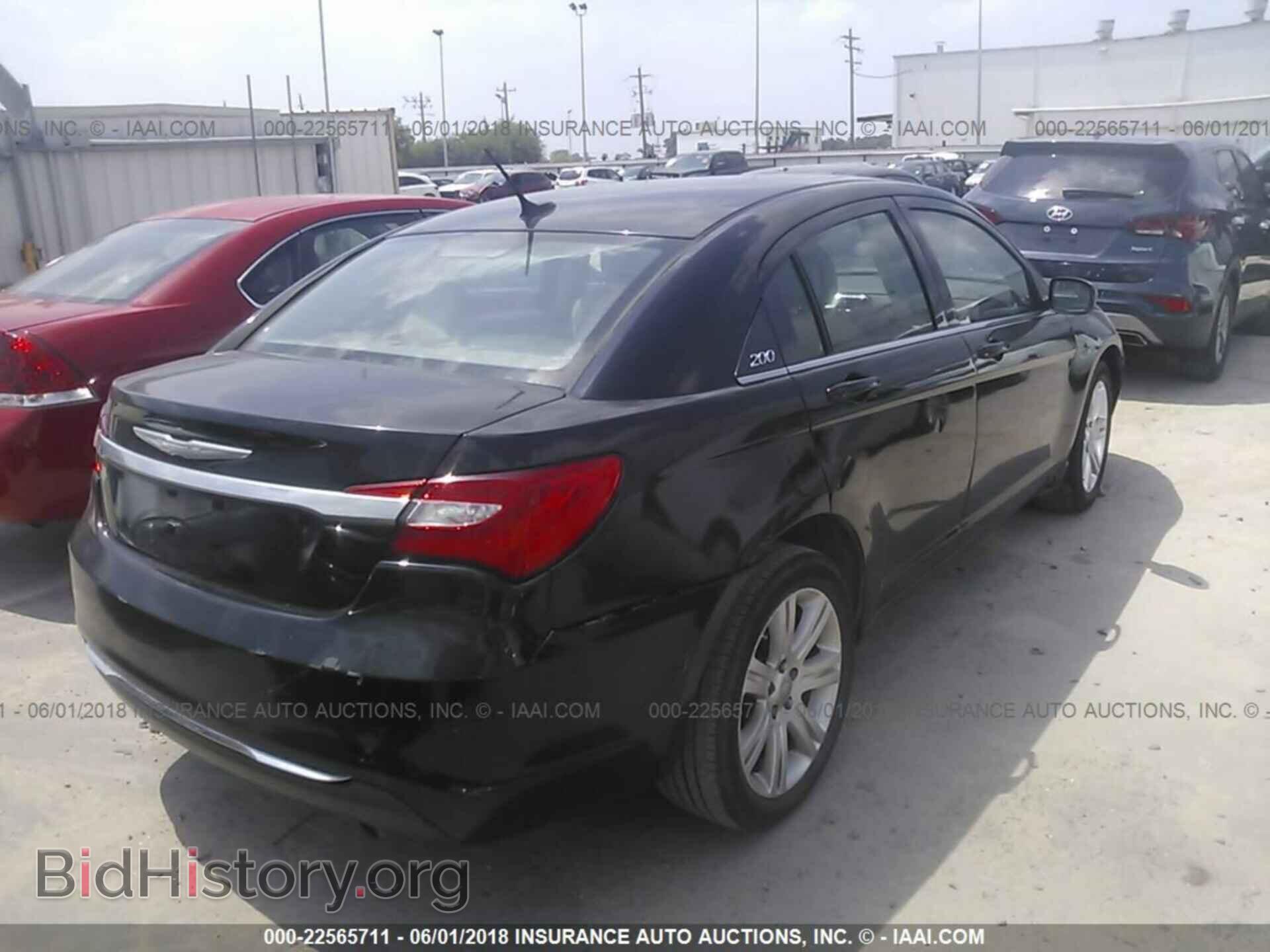 2013 Chrysler 200 - VIN: 1C3CCBBB5DN729445 - Photo 4