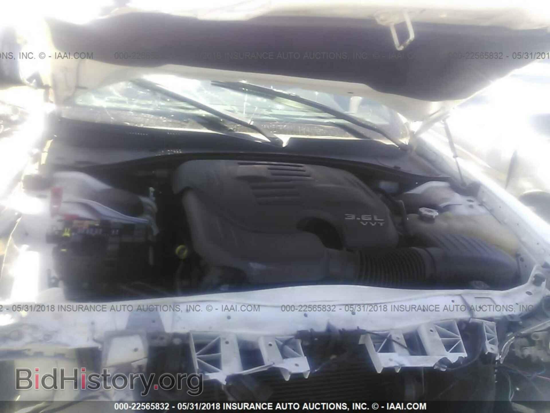 2014 Chrysler 300c - VIN: 2C3CCAEG5EH379844 - Photo 10