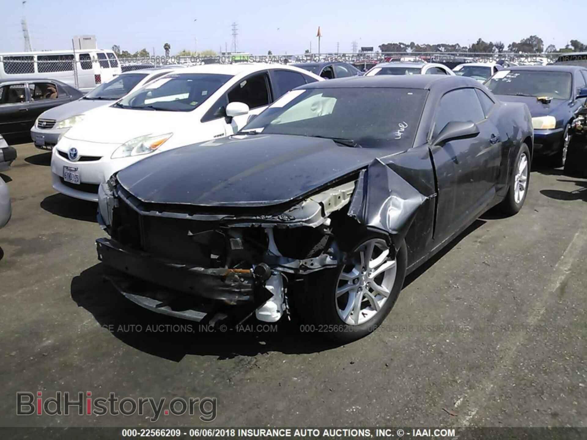 2015 Chevrolet Camaro - VIN: 2G1FB1E34F9268778 - Фото 2