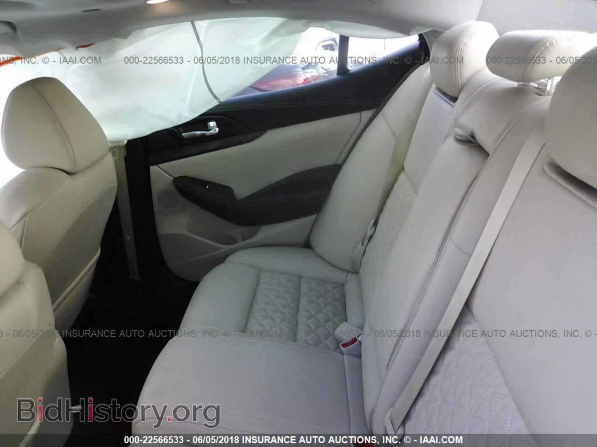 2017 Nissan Maxima - VIN: 1N4AA6AP4HC369198 - Photo 8