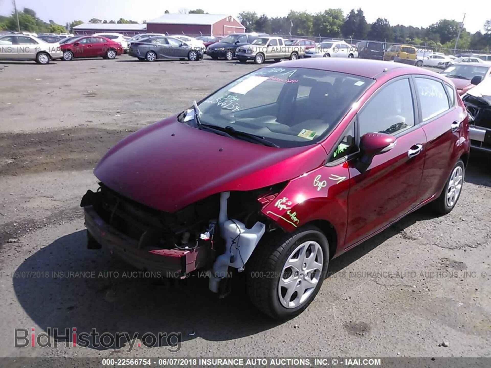2013 Ford Fiesta - VIN: 3FADP4EJ3DM224281 - Photo 2