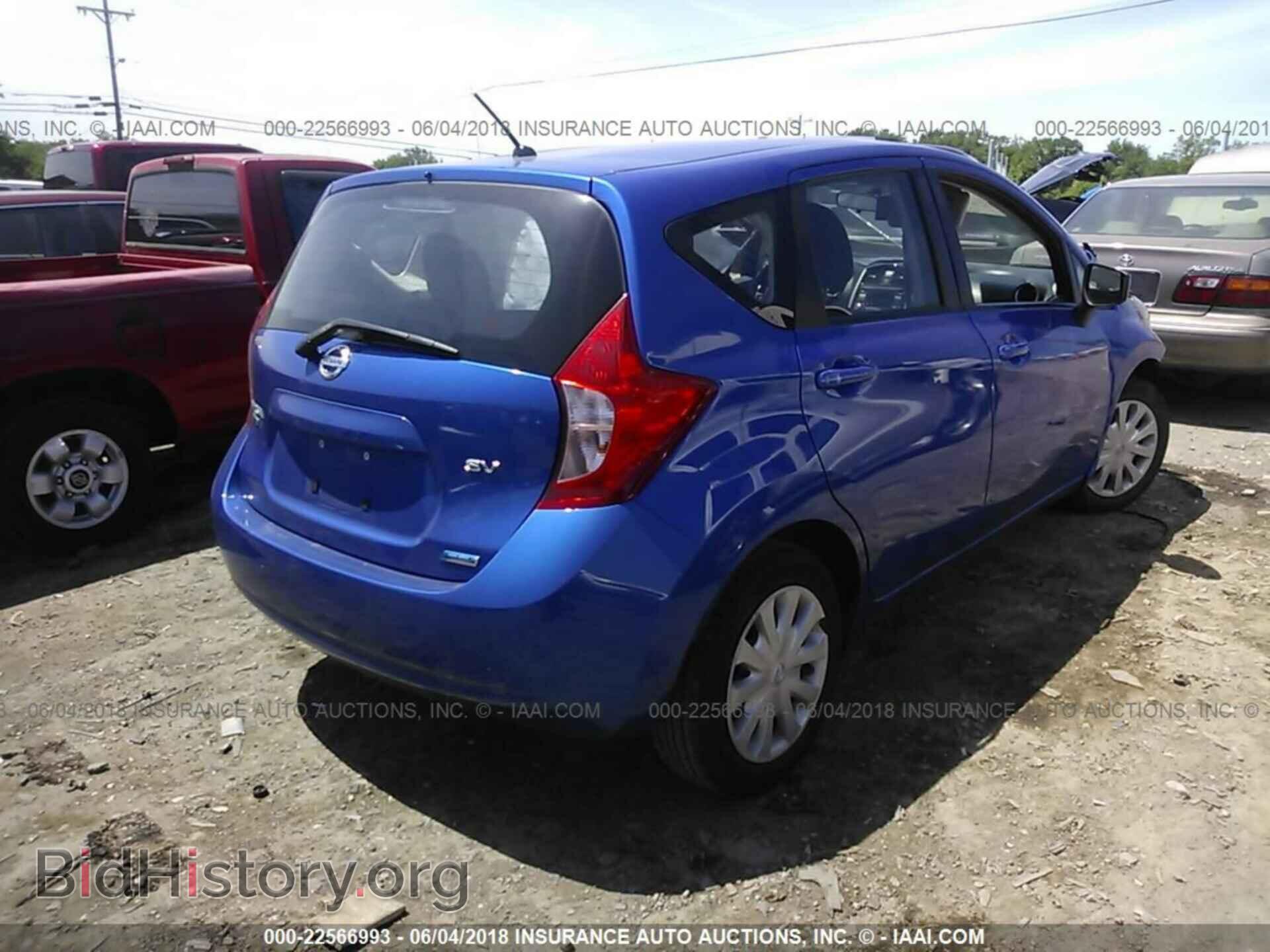 2015 Nissan Versa note - VIN: 3N1CE2CPXFL402478 - Photo 4