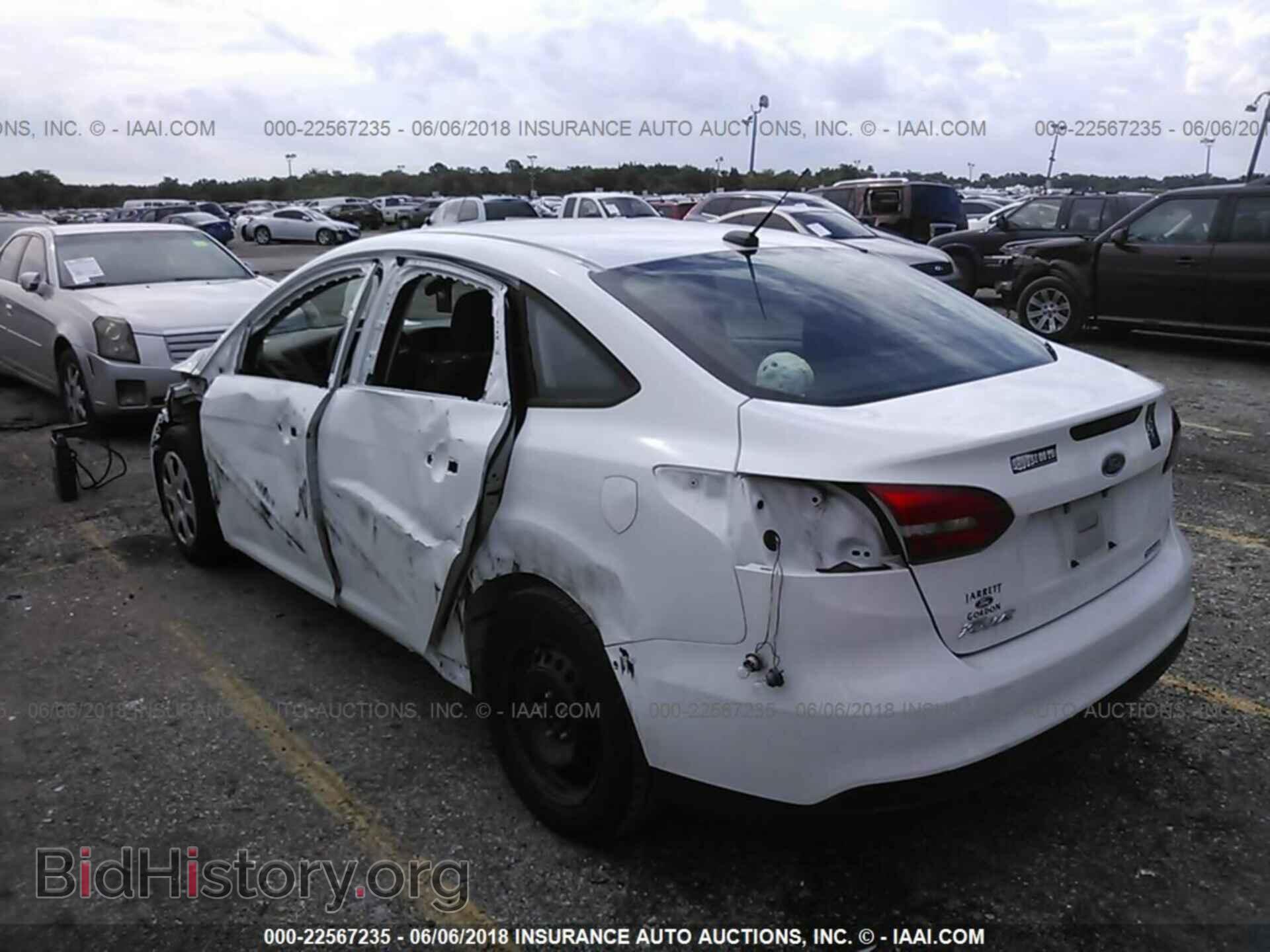 2015 Ford Focus - VIN: 1FADP3E29FL372801 - Photo 3