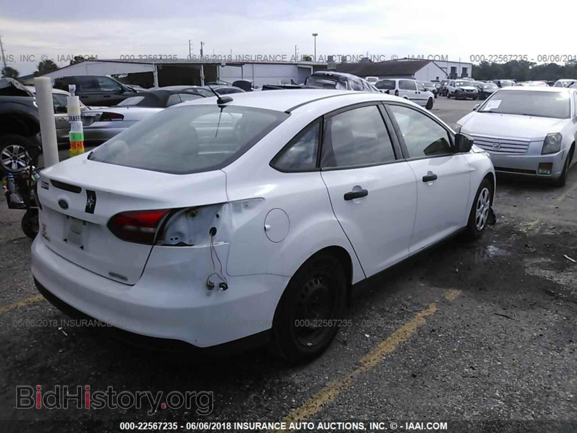 2015 Ford Focus - VIN: 1FADP3E29FL372801 - Photo 4