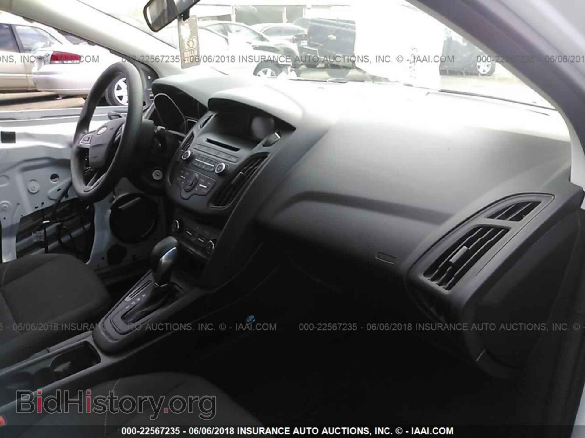 2015 Ford Focus - VIN: 1FADP3E29FL372801 - Photo 5