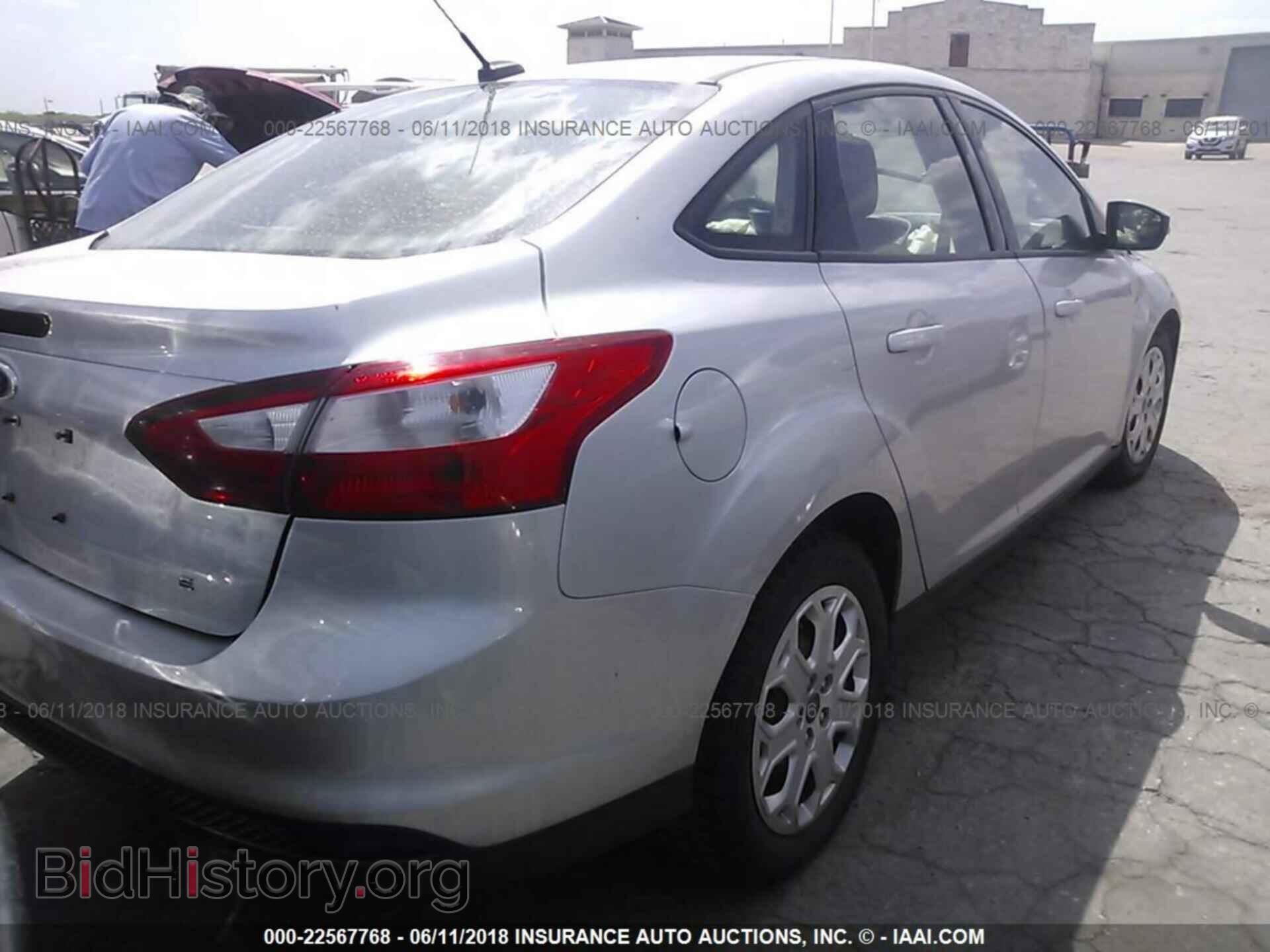2012 Ford Focus - VIN: 1FAHP3F24CL175448 - Photo 4