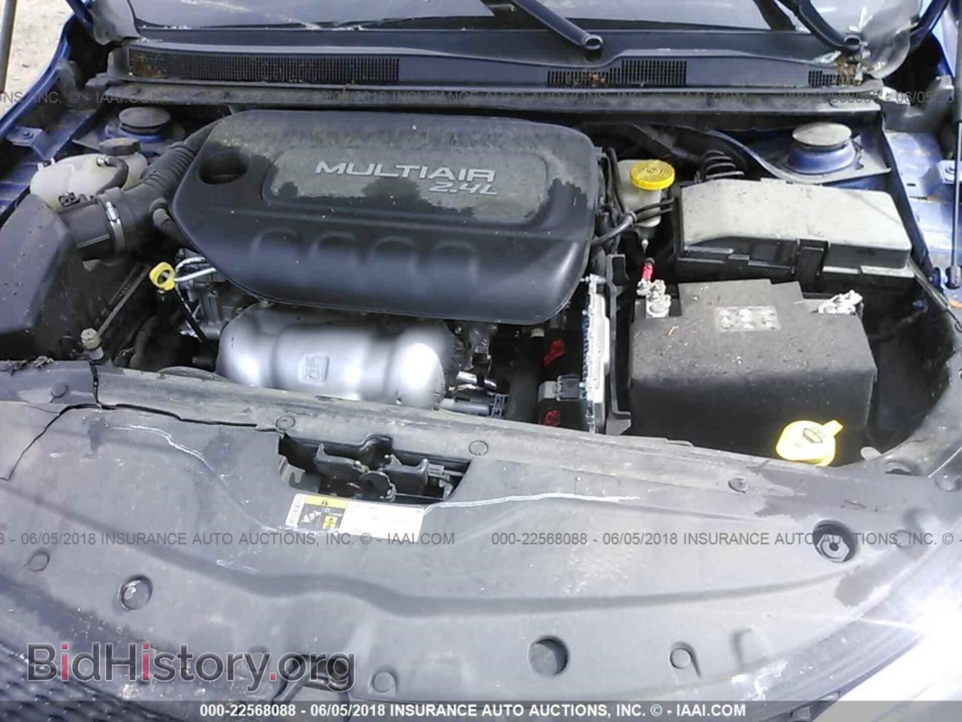 2016 Chrysler 200 - VIN: 1C3CCCAB5GN192619 - Photo 10