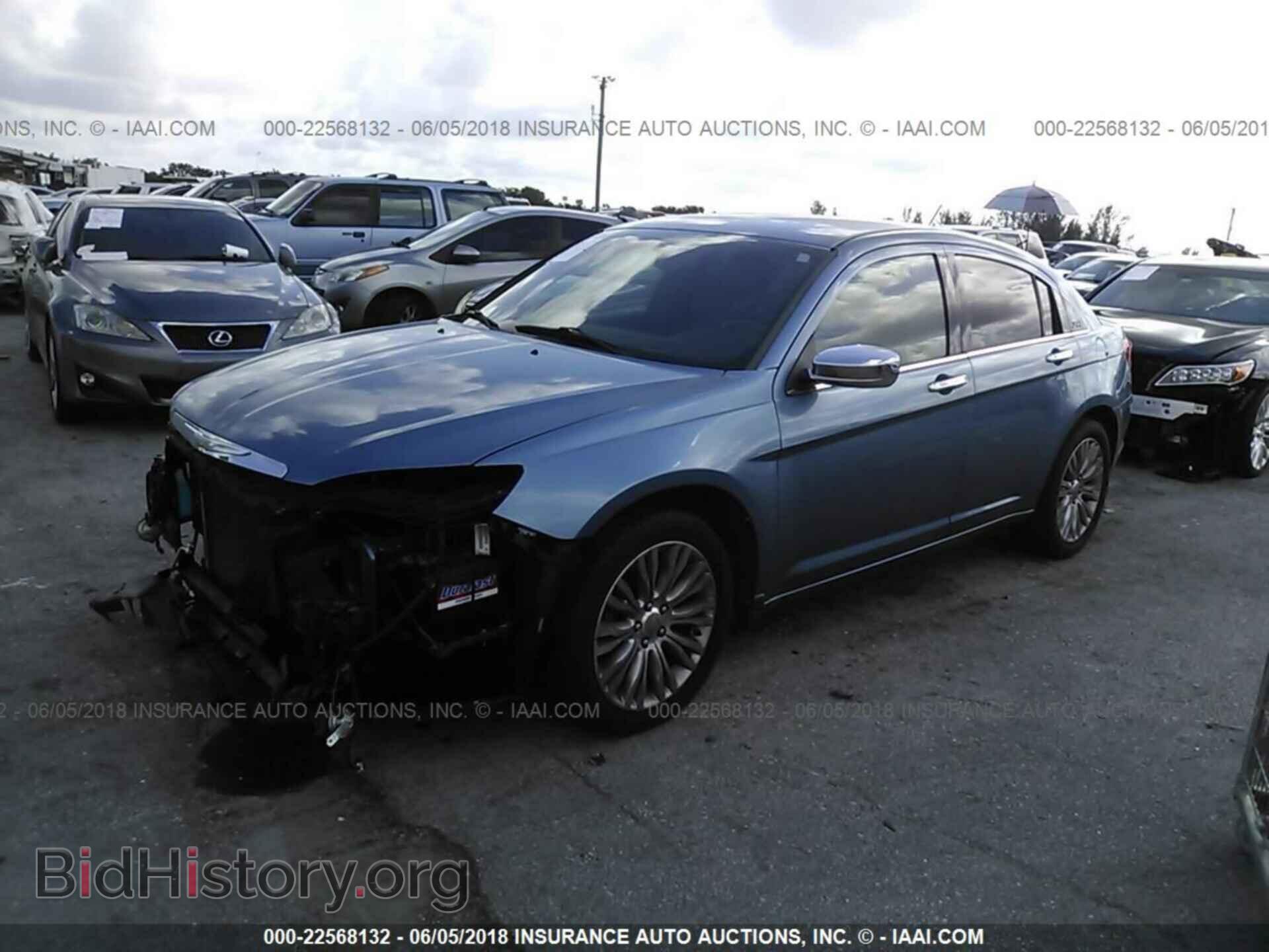 2011 Chrysler 200 - VIN: 1C3BC2FB4BN571778 - Photo 2