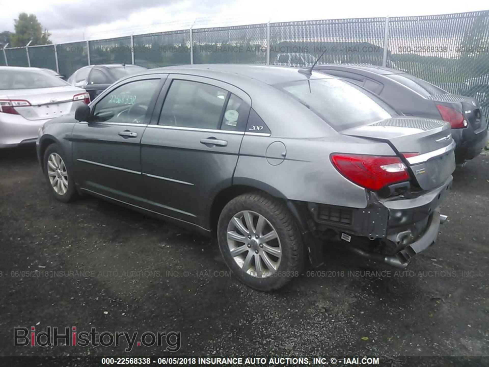 2013 Chrysler 200 - VIN: 1C3CCBBG8DN732027 - Photo 3