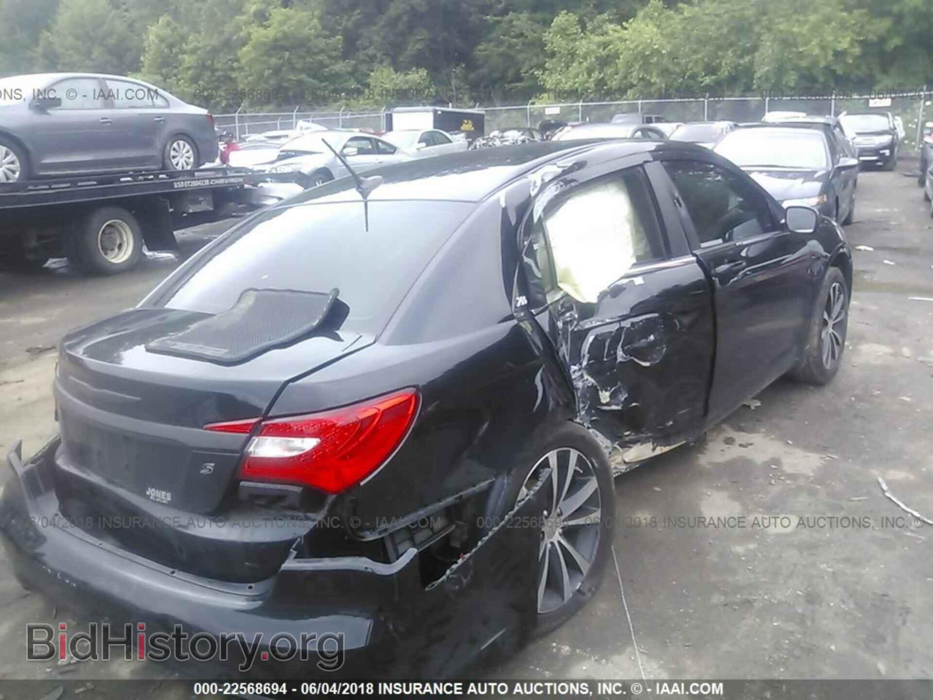 2013 Chrysler 200 - VIN: 1C3CCBCG0DN553849 - Photo 4