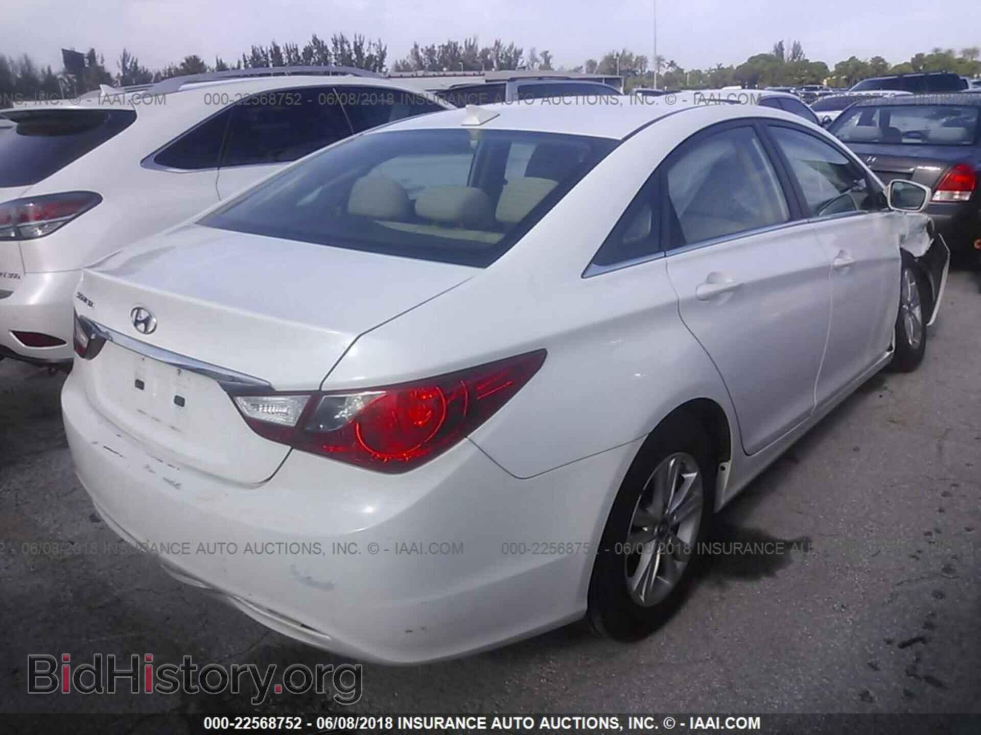 2012 Hyundai Sonata - VIN: 5NPEB4AC0CH477745 - Photo 4