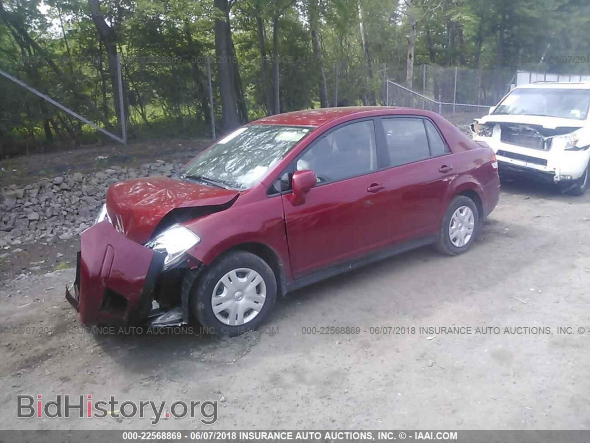 2011 Nissan Versa - VIN: 3N1BC1AP1BL416679 - Фото 2