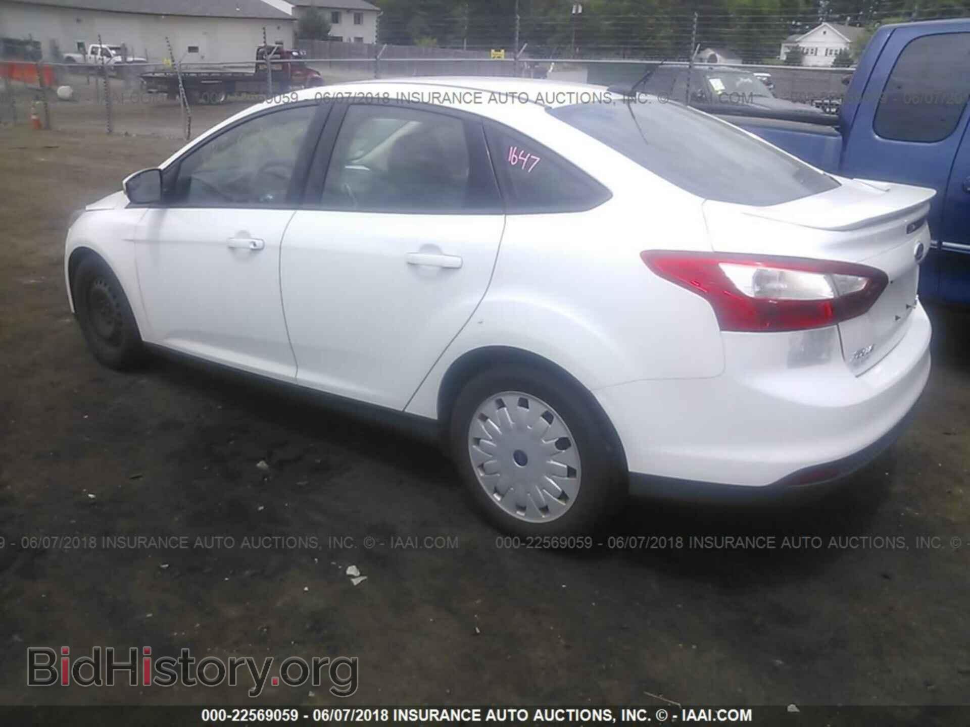 2013 Ford Focus - VIN: 1FADP3F22DL148846 - Photo 3