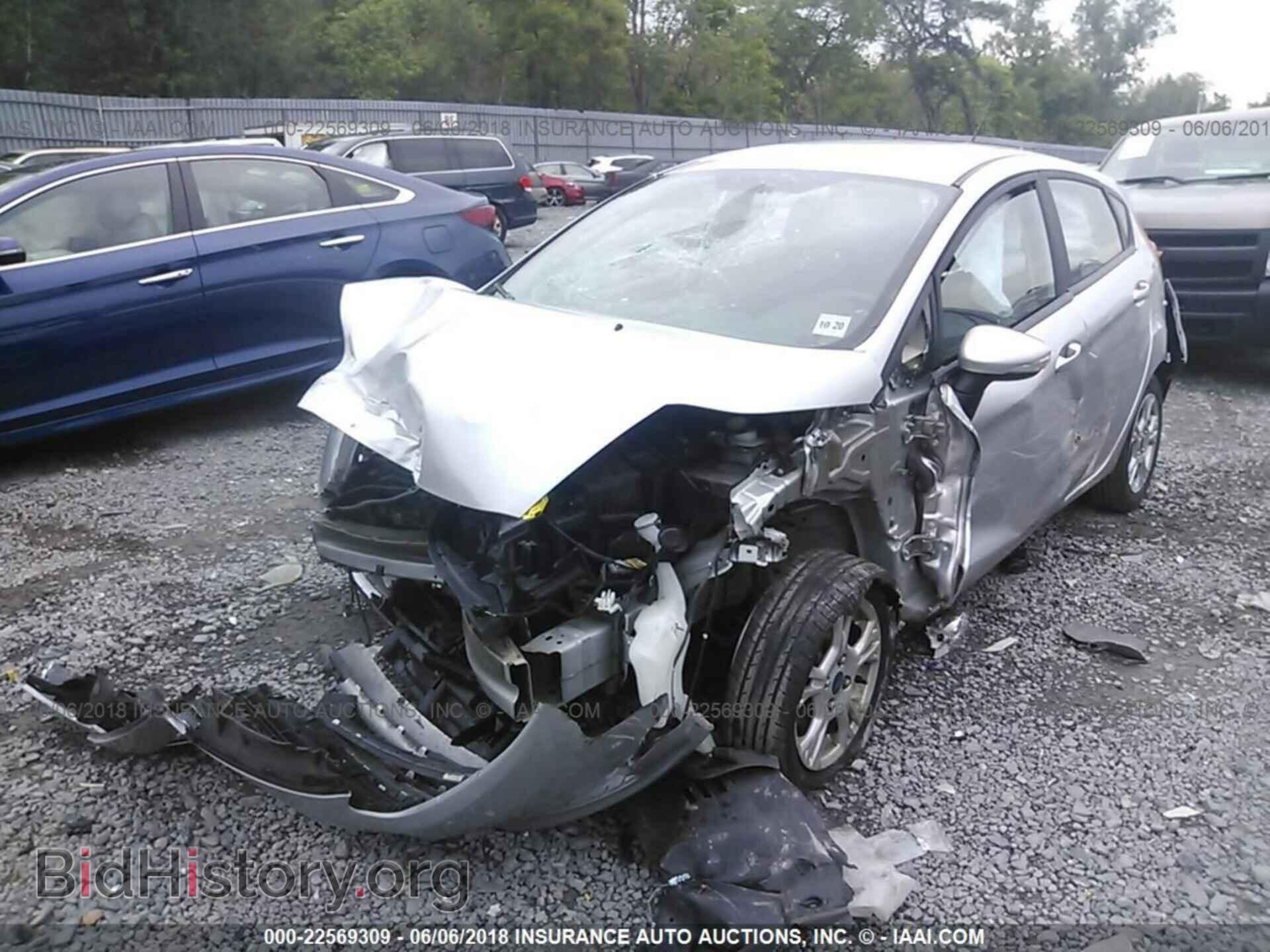 2015 Ford Fiesta - VIN: 3FADP4EJ1FM200158 - Фото 2