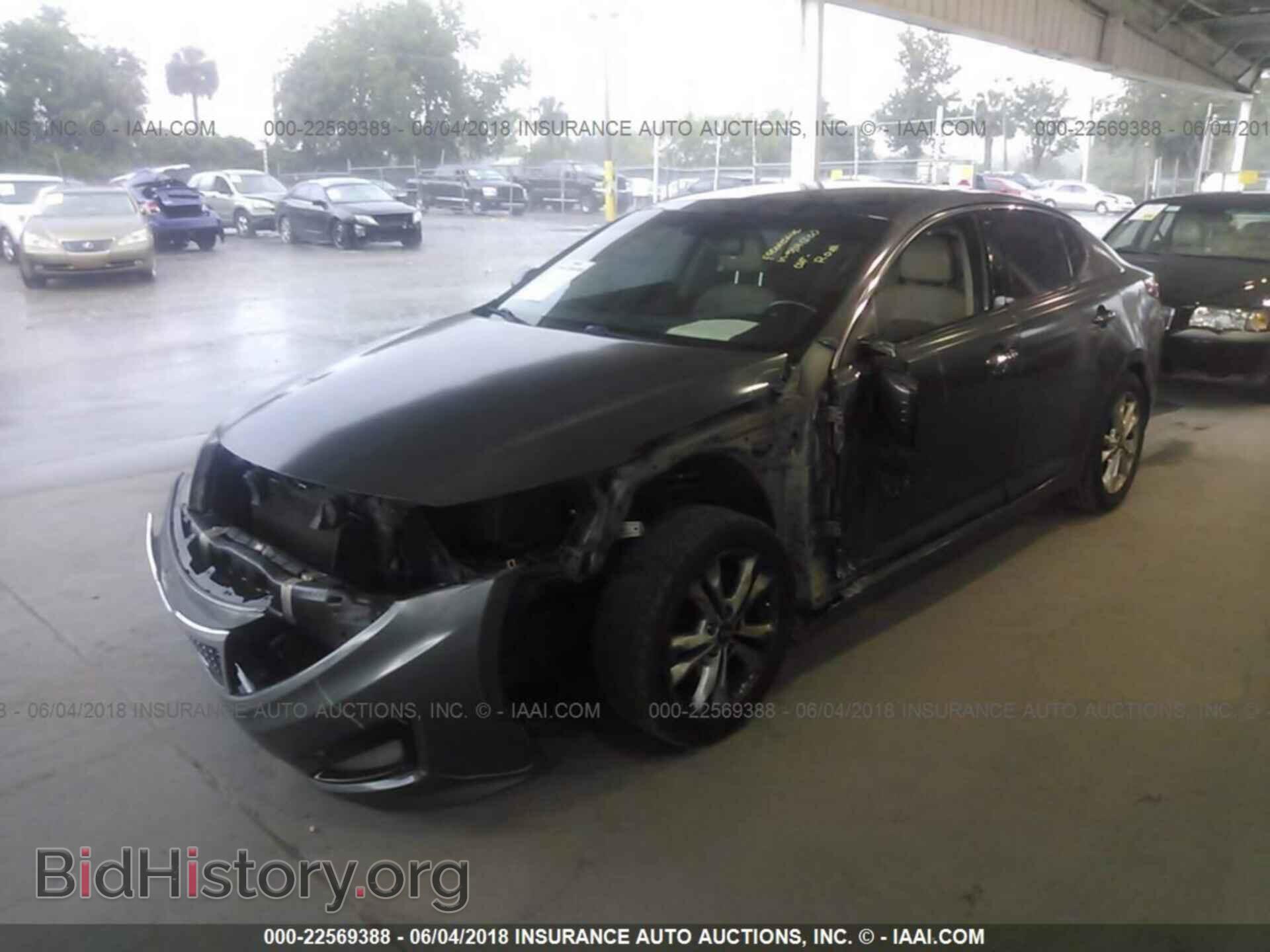 2011 Kia Optima - VIN: KNAGN4A76B5061990 - Photo 2