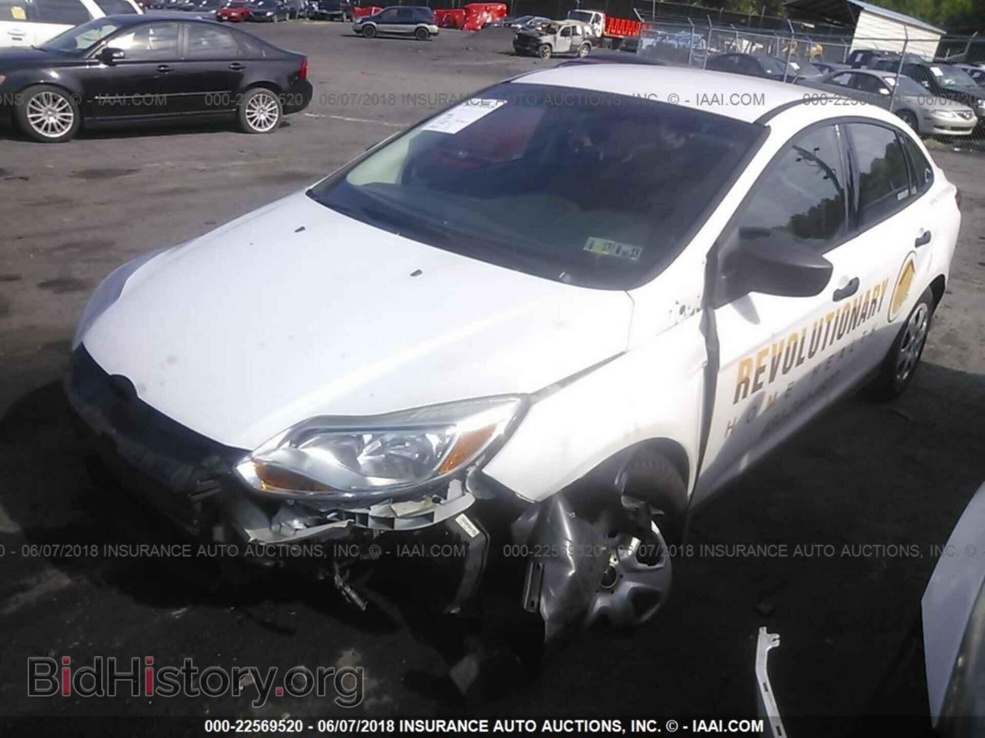2012 Ford Focus - VIN: 1FAHP3E21CL276139 - Photo 2