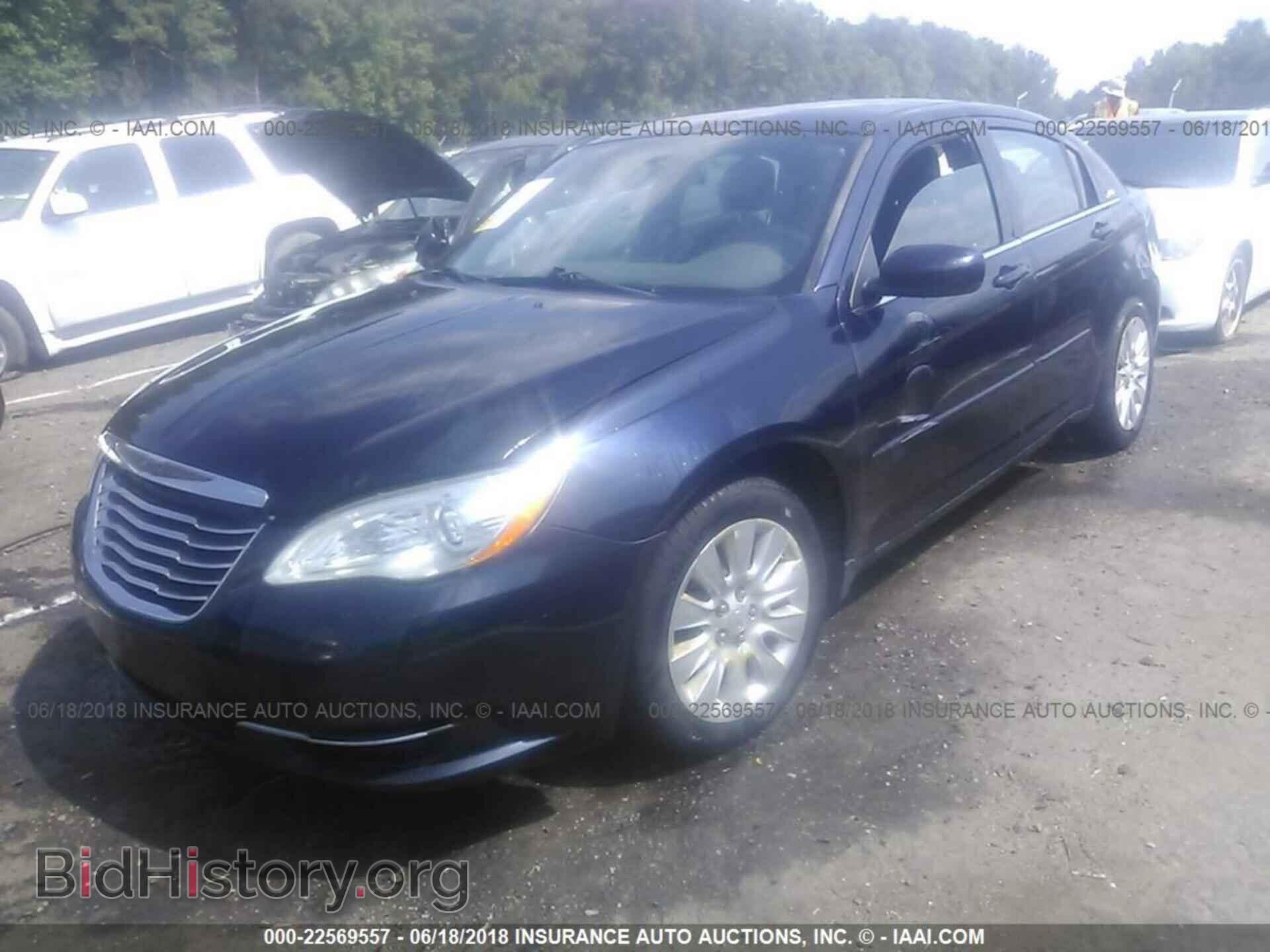 2011 Chrysler 200 - VIN: 1C3BC4FB1BN558451 - Фото 2