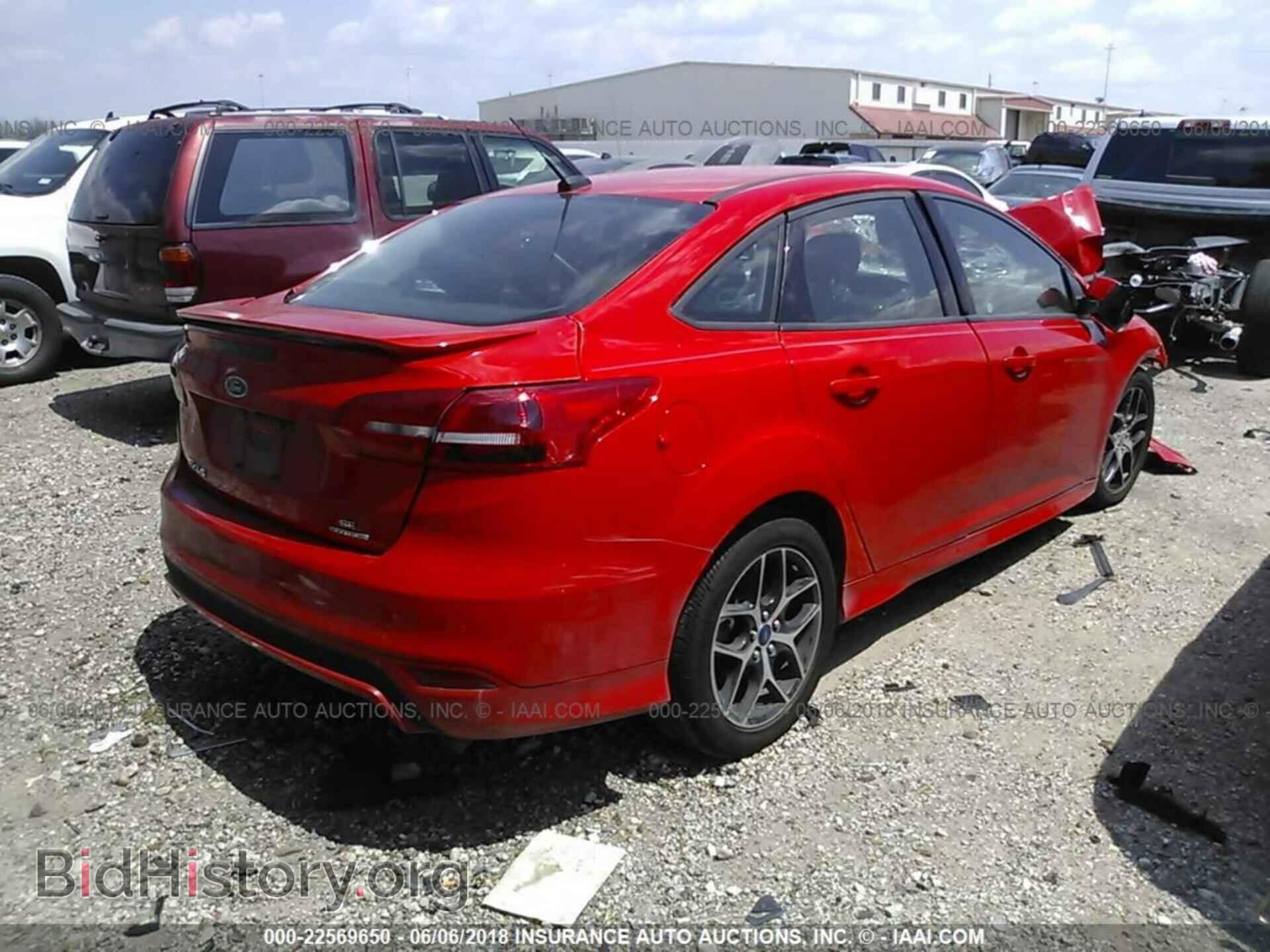 2016 Ford Focus - VIN: 1FADP3F23GL372292 - Фото 4
