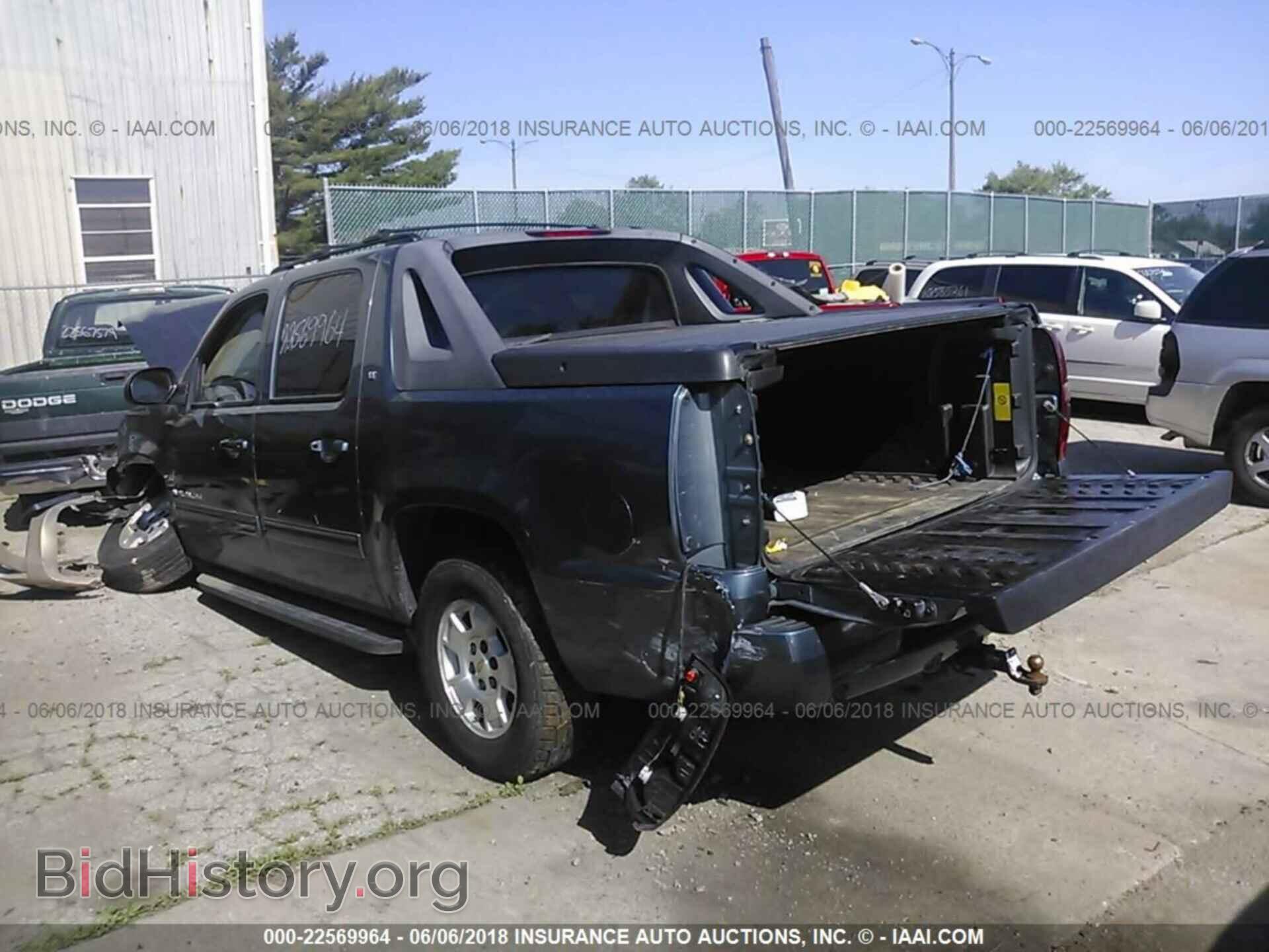 2011 Chevrolet Avalanche - VIN: 3GNTKFE35BG359282 - Фото 3