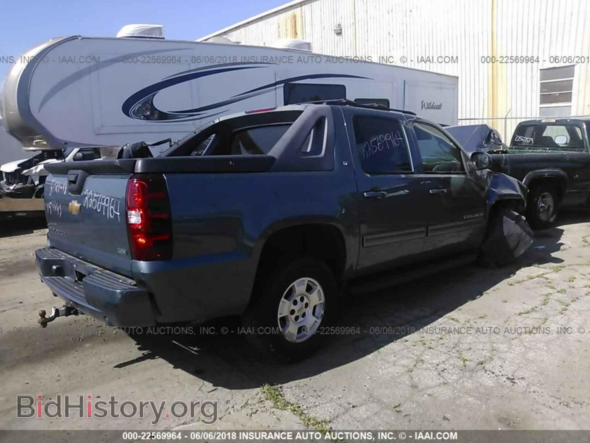 2011 Chevrolet Avalanche - VIN: 3GNTKFE35BG359282 - Фото 4