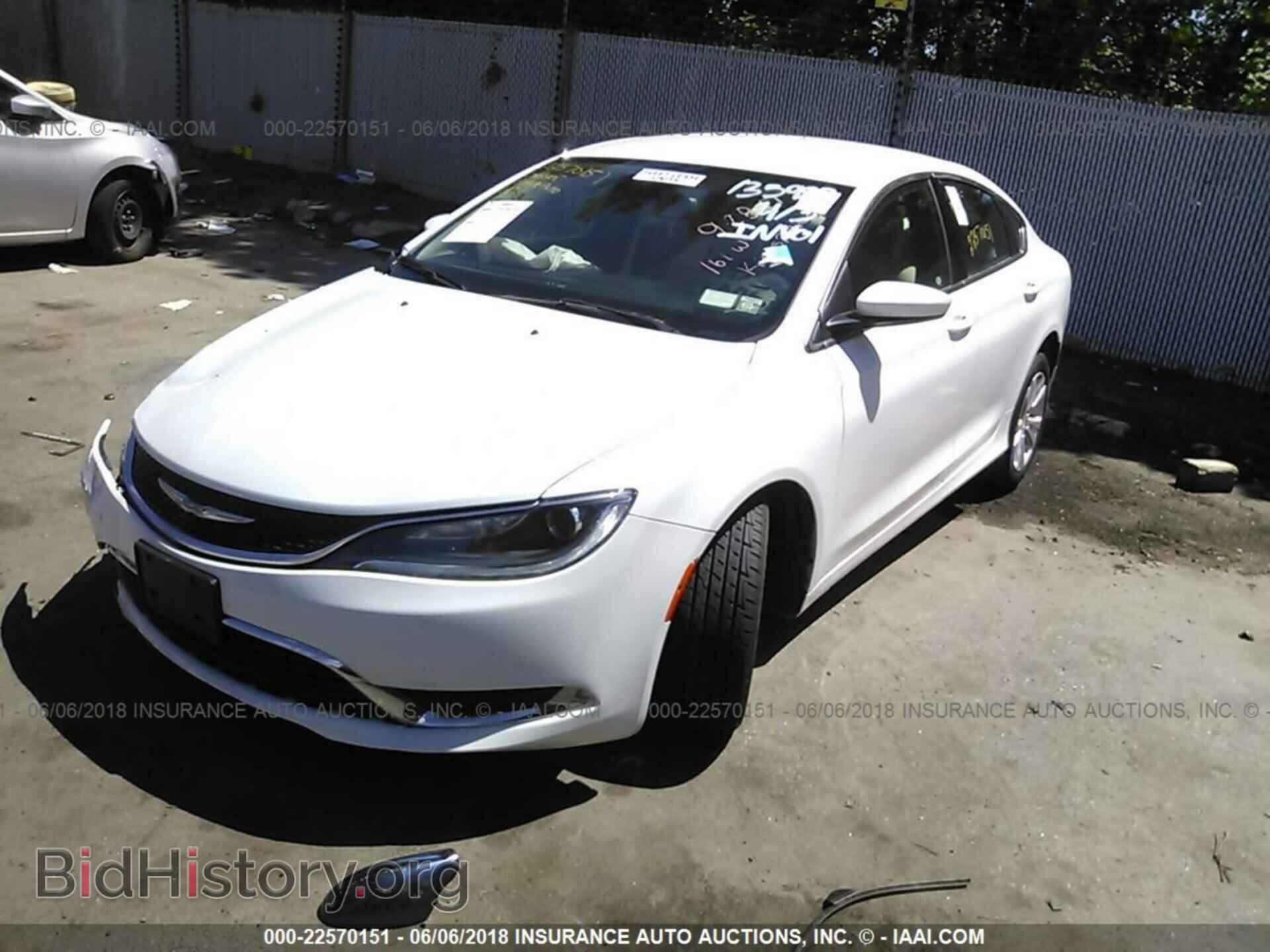 2016 Chrysler 200 - VIN: 1C3CCCAB3GN135982 - Photo 2
