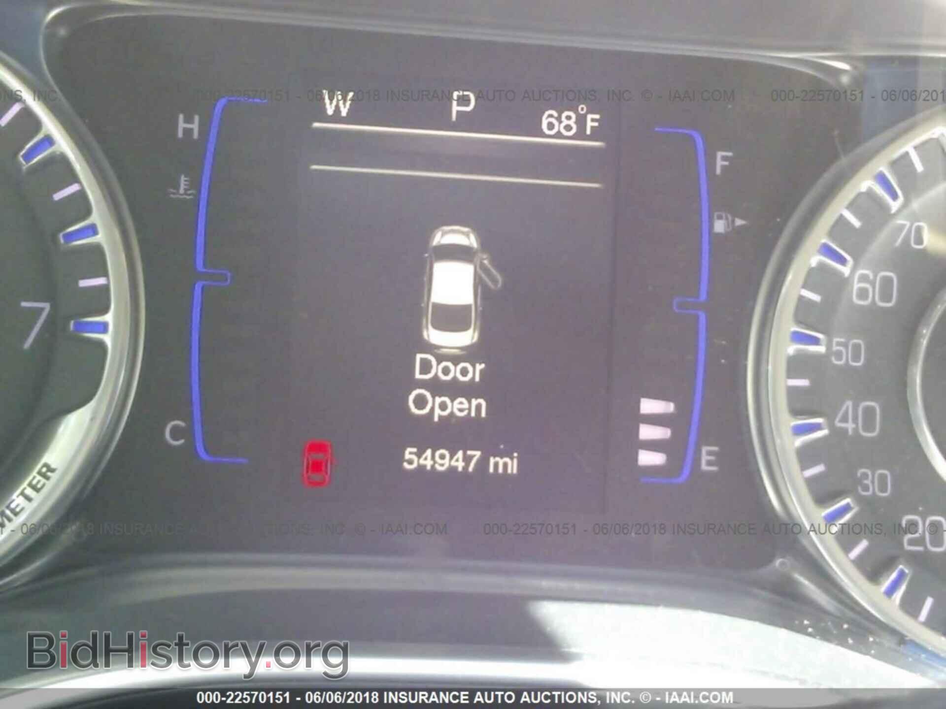2016 Chrysler 200 - VIN: 1C3CCCAB3GN135982 - Photo 7