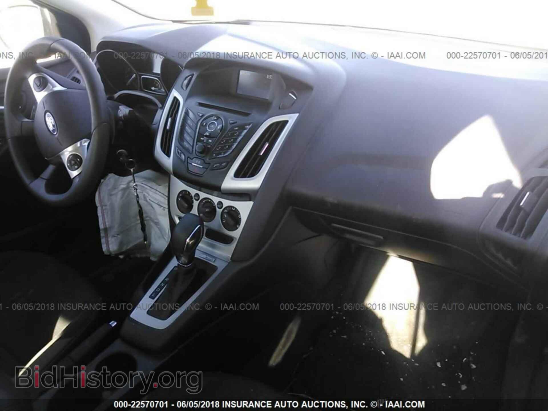 2014 Ford Focus - VIN: 1FADP3F21EL354306 - Photo 5