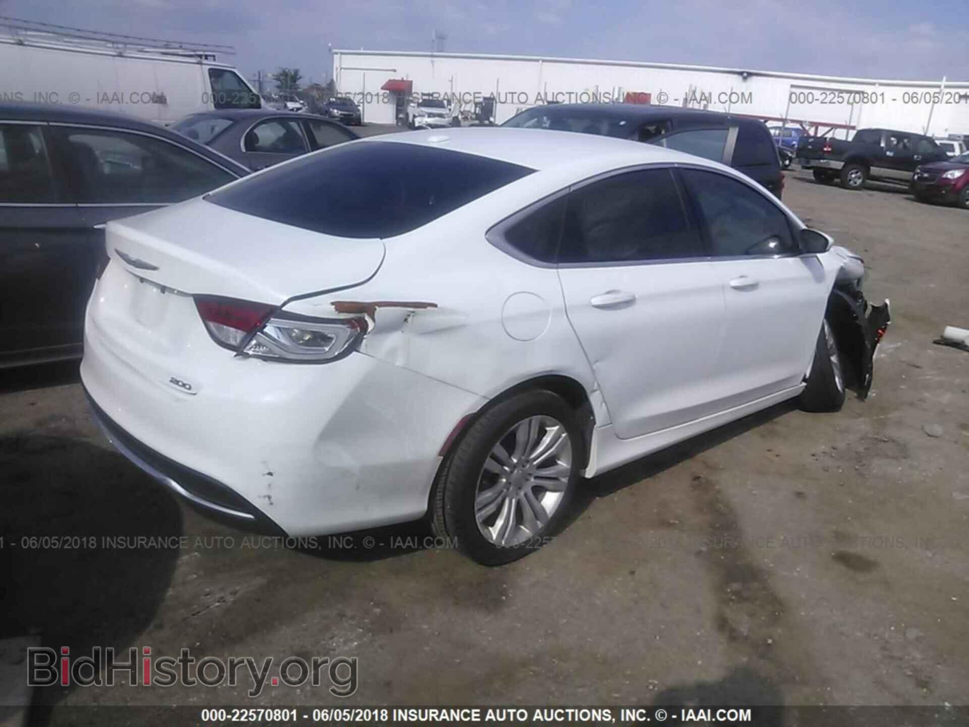 2015 Chrysler 200 - VIN: 1C3CCCAB8FN546860 - Photo 4