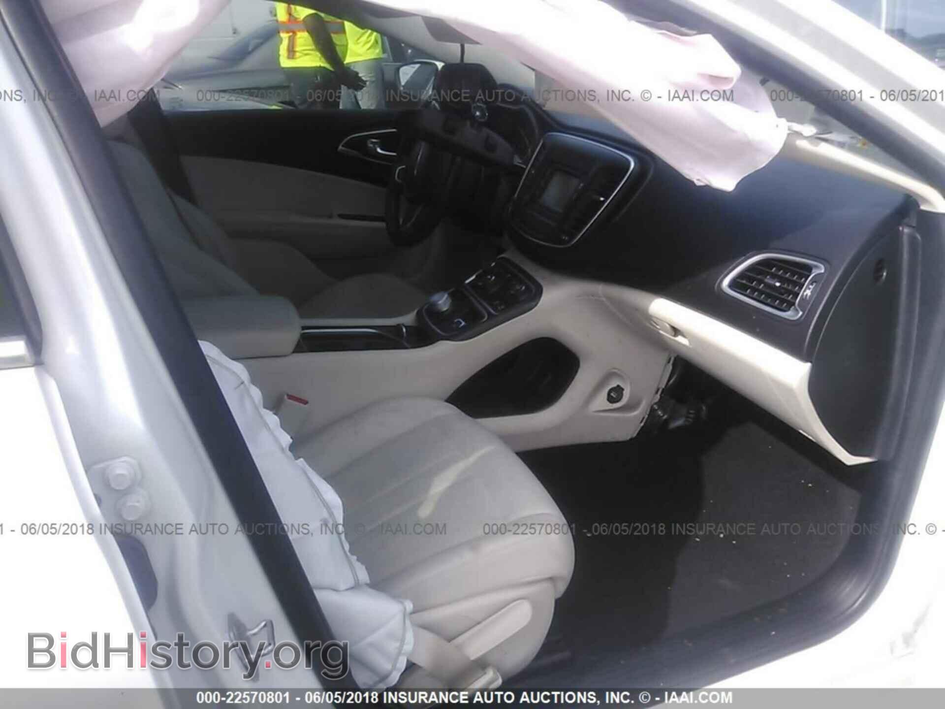 2015 Chrysler 200 - VIN: 1C3CCCAB8FN546860 - Photo 5