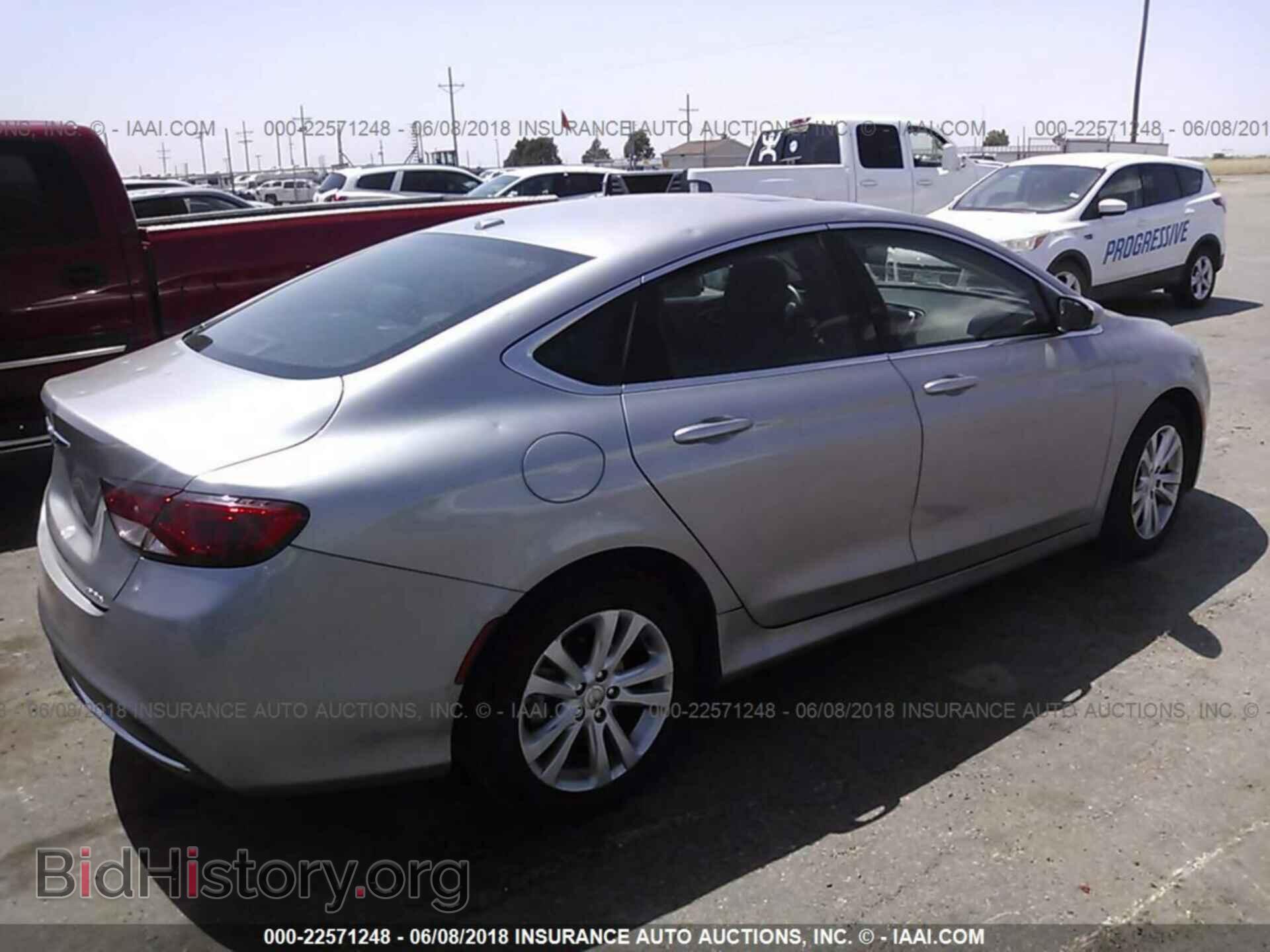 2015 Chrysler 200 - VIN: 1C3CCCAB3FN674357 - Photo 4