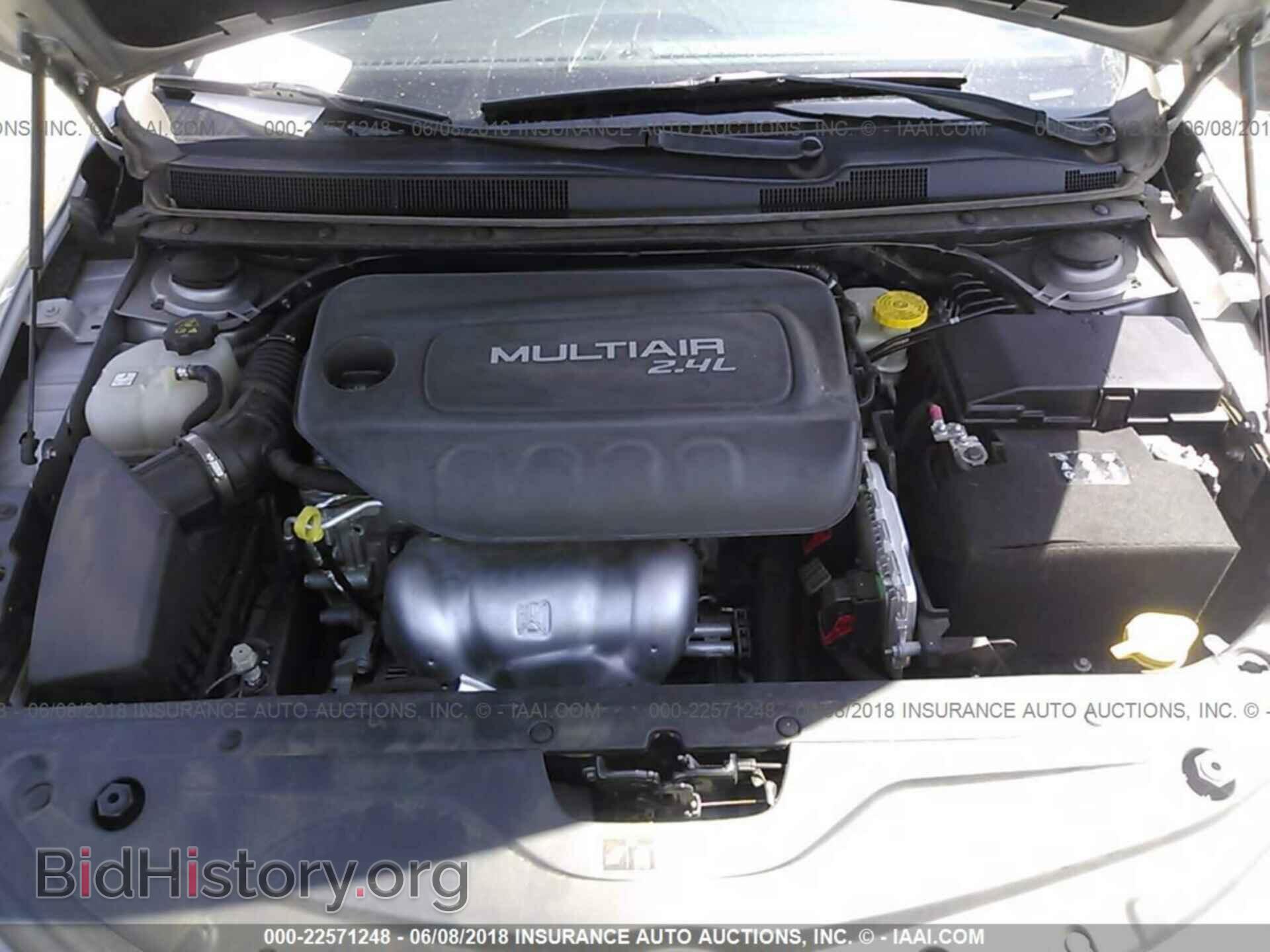 2015 Chrysler 200 - VIN: 1C3CCCAB3FN674357 - Photo 10