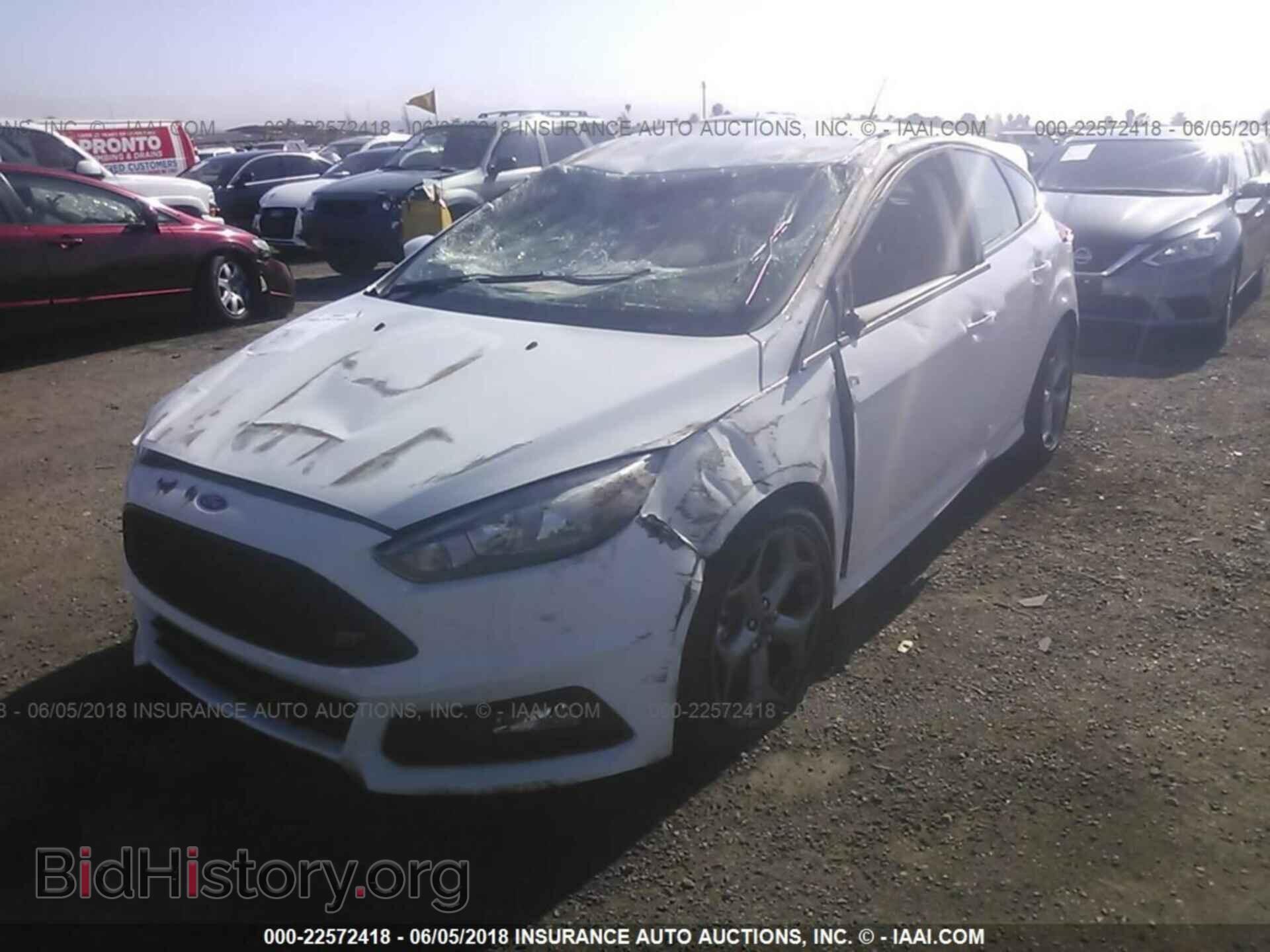2018 Ford Focus - VIN: 1FADP3L99JL260637 - Фото 2