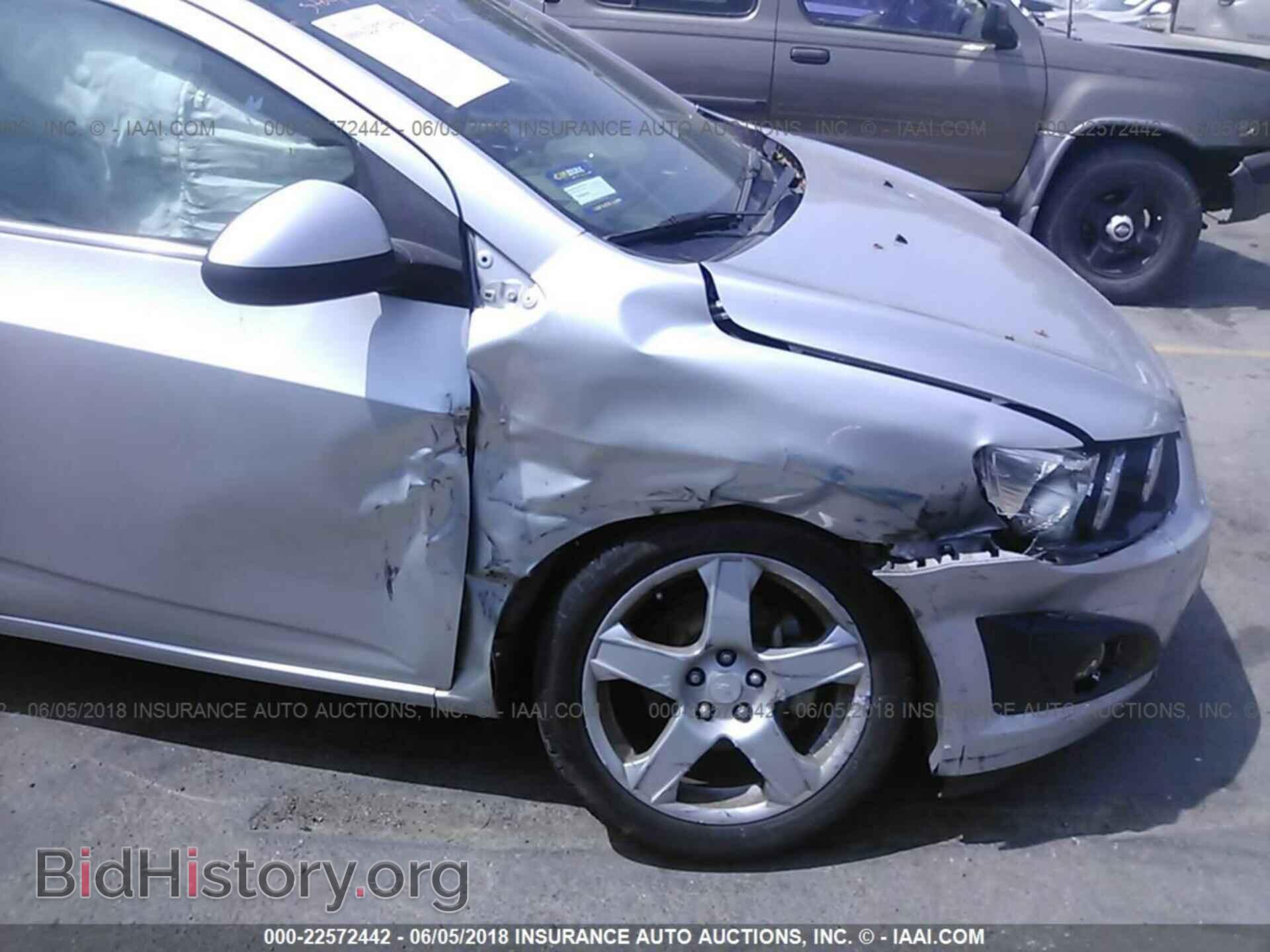 2014 Chevrolet Sonic - VIN: 1G1JE5SH4E4119622 - Photo 6