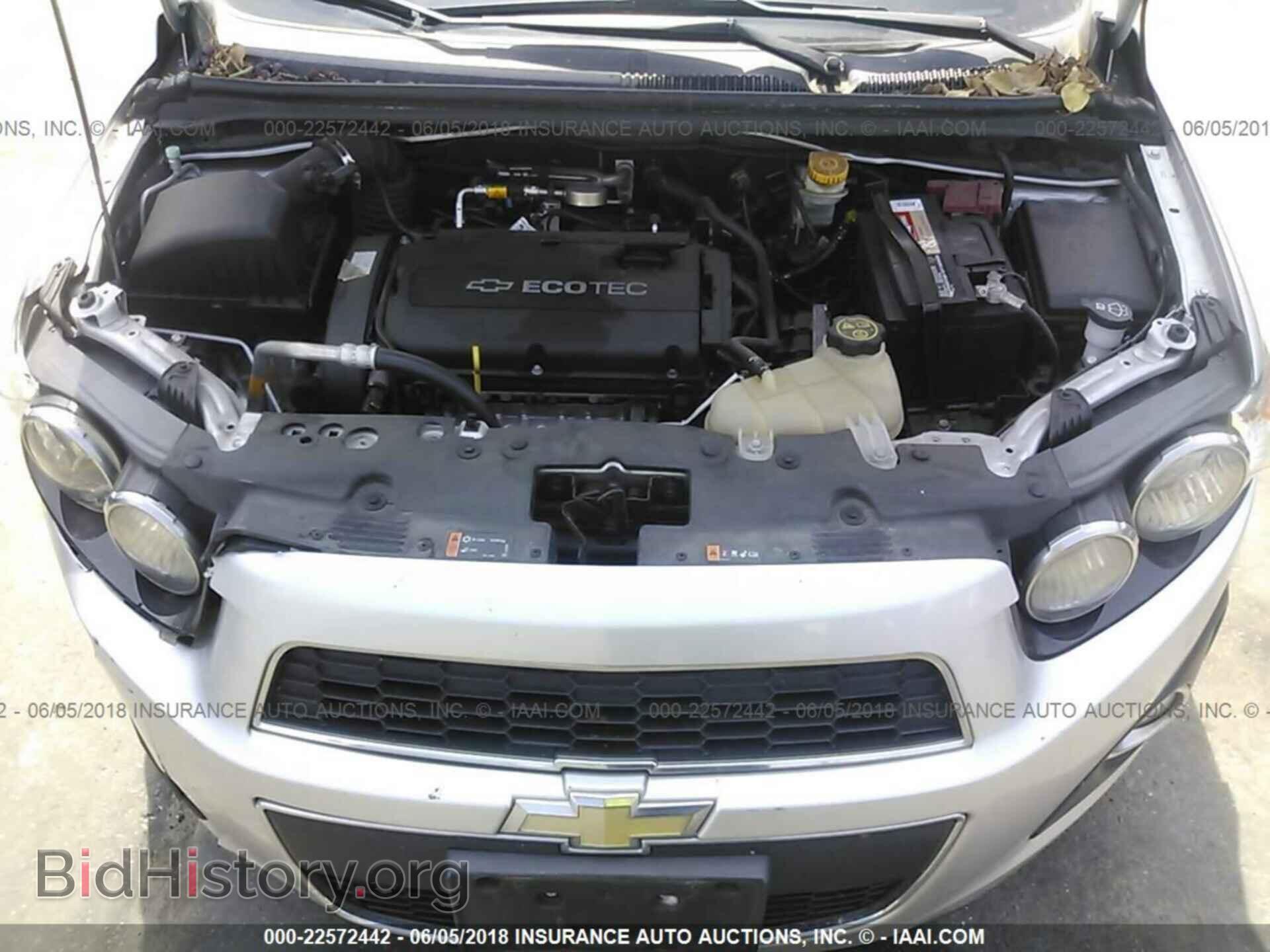 2014 Chevrolet Sonic - VIN: 1G1JE5SH4E4119622 - Photo 10