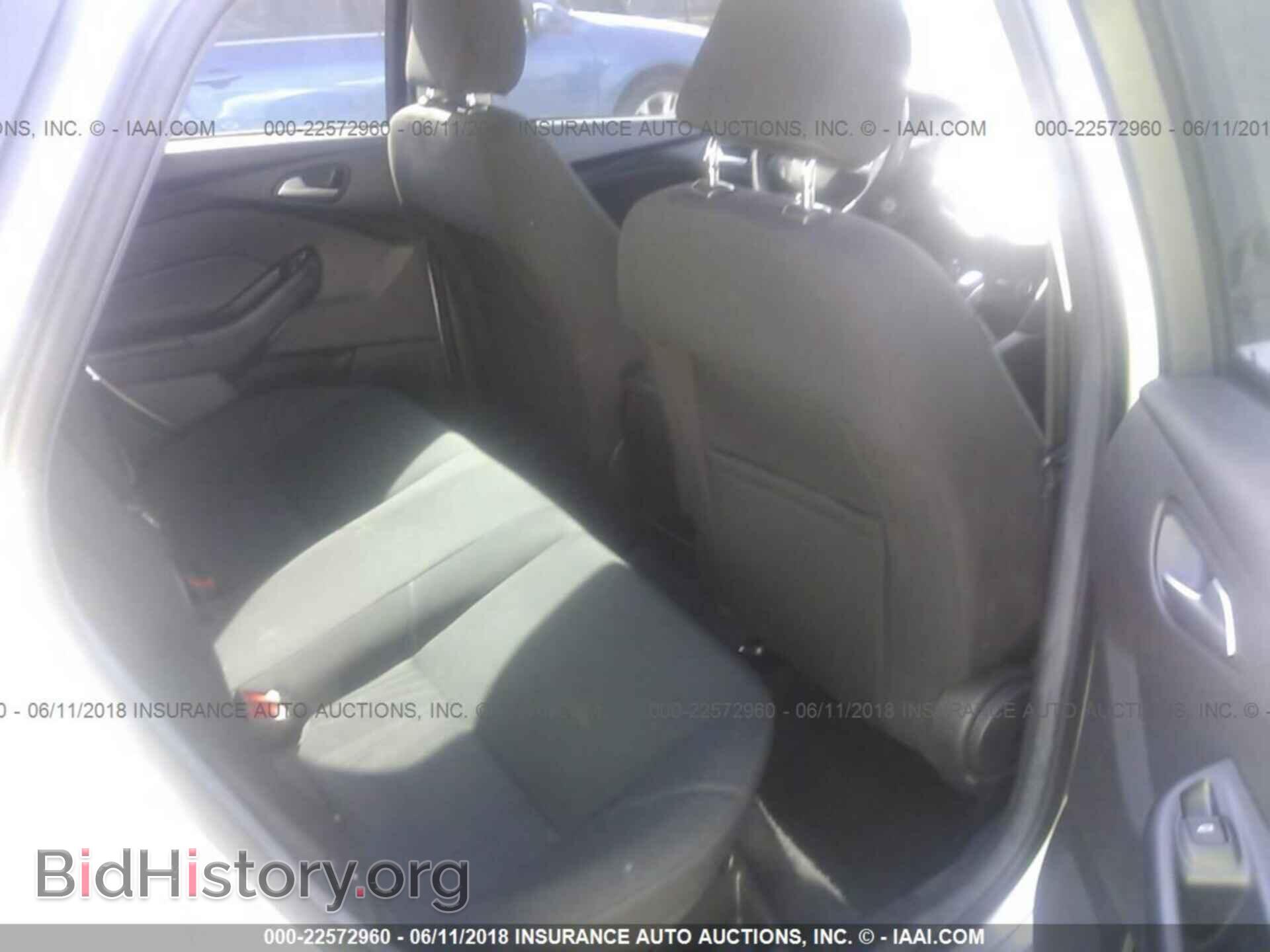 2016 Ford Focus - VIN: 1FADP3F2XGL383547 - Photo 8