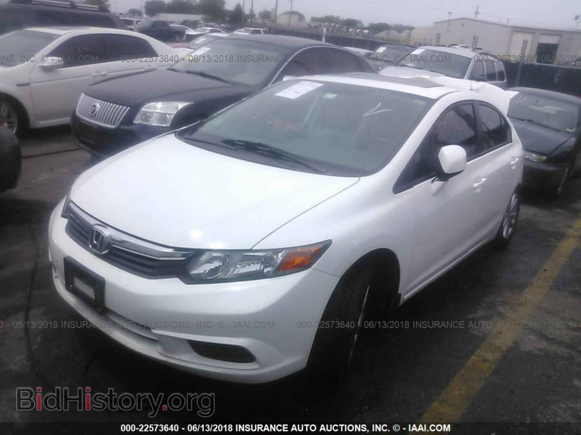 2012 Honda Civic - VIN: 2HGFB2F81CH608740 - Фото 2