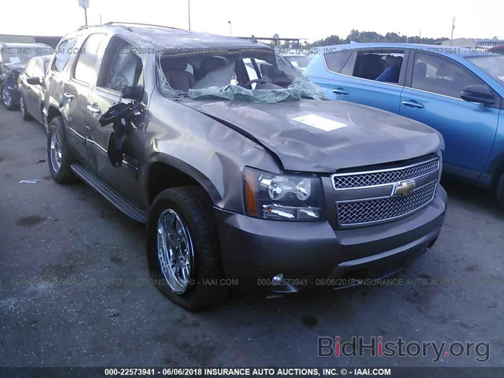 Photo 1GNSCCE01BR141420 - CHEVROLET TAHOE 2011