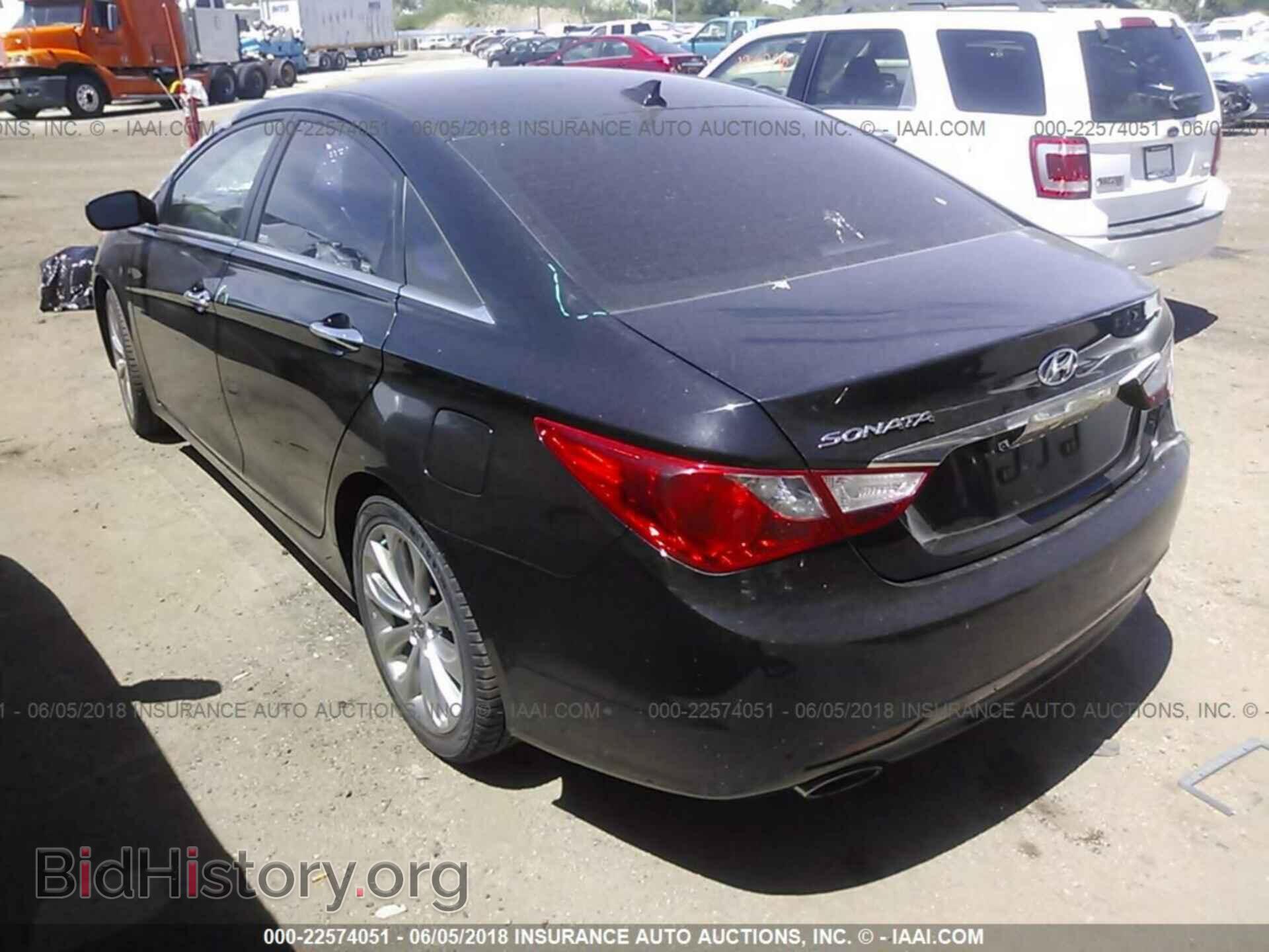 2012 Hyundai Sonata - VIN: 5NPEC4AC1CH458361 - Photo 3