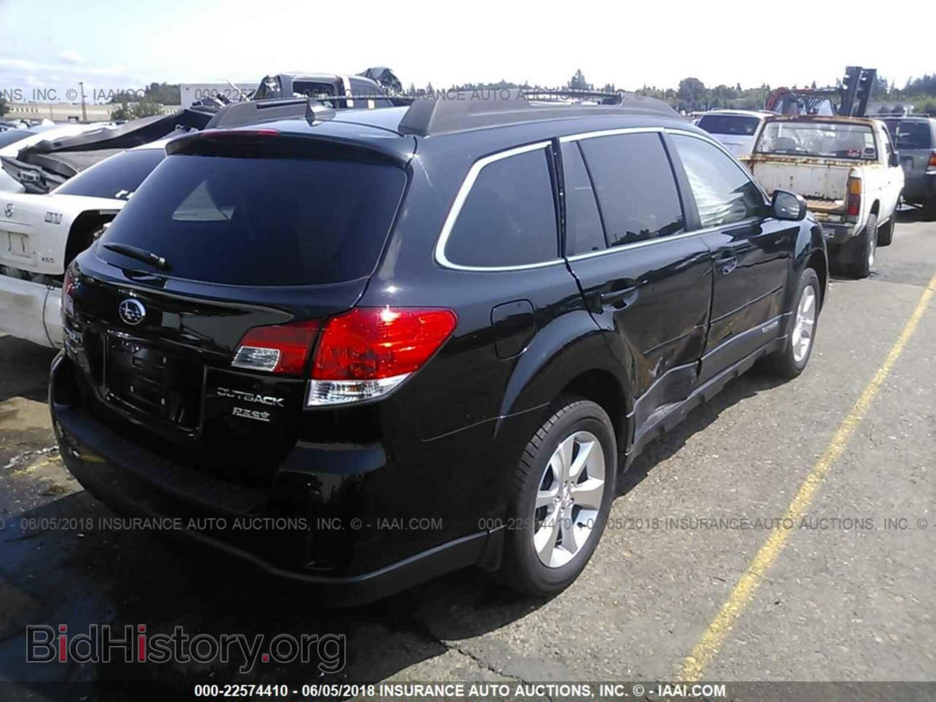 2014 Subaru Outback - VIN: 4S4BRBMC6E3301968 - Фото 4