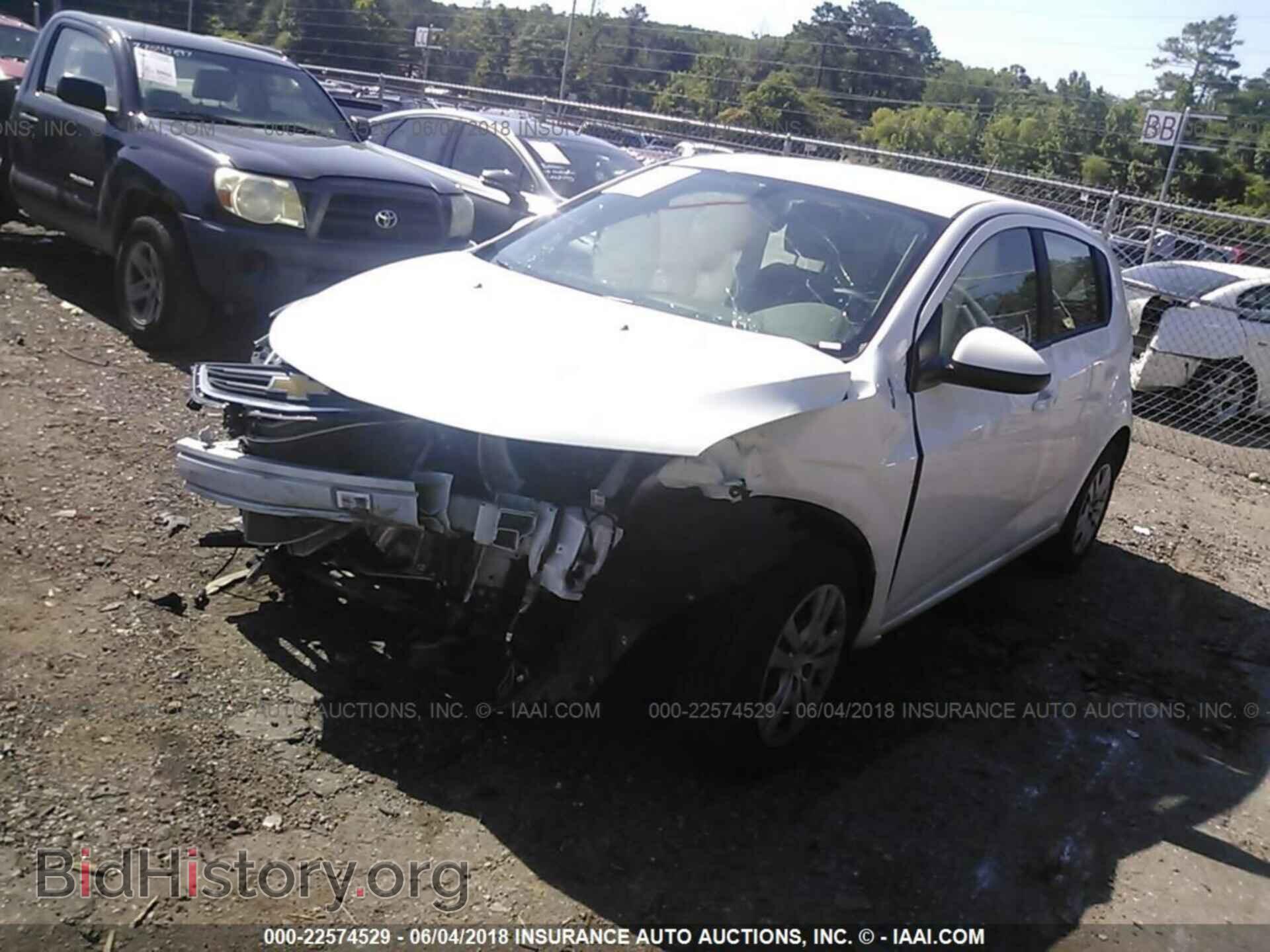 2017 Chevrolet Sonic - VIN: 1G1JG6SH2H4176406 - Фото 2